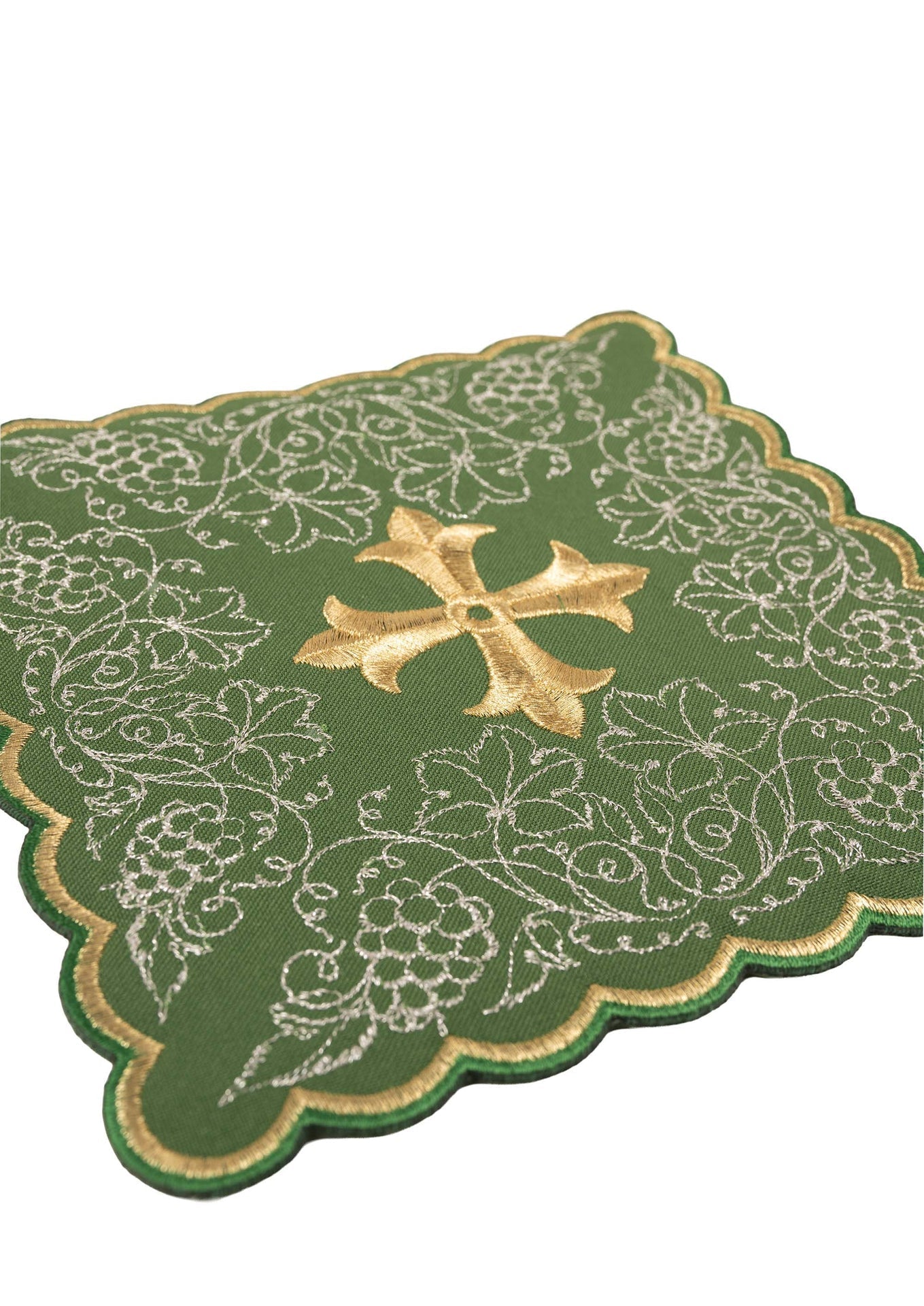 Ensemble de linge d’autel brodé avec motif de croix vert KDT/5028/01 ZIELONY - CHASUBLES.FR