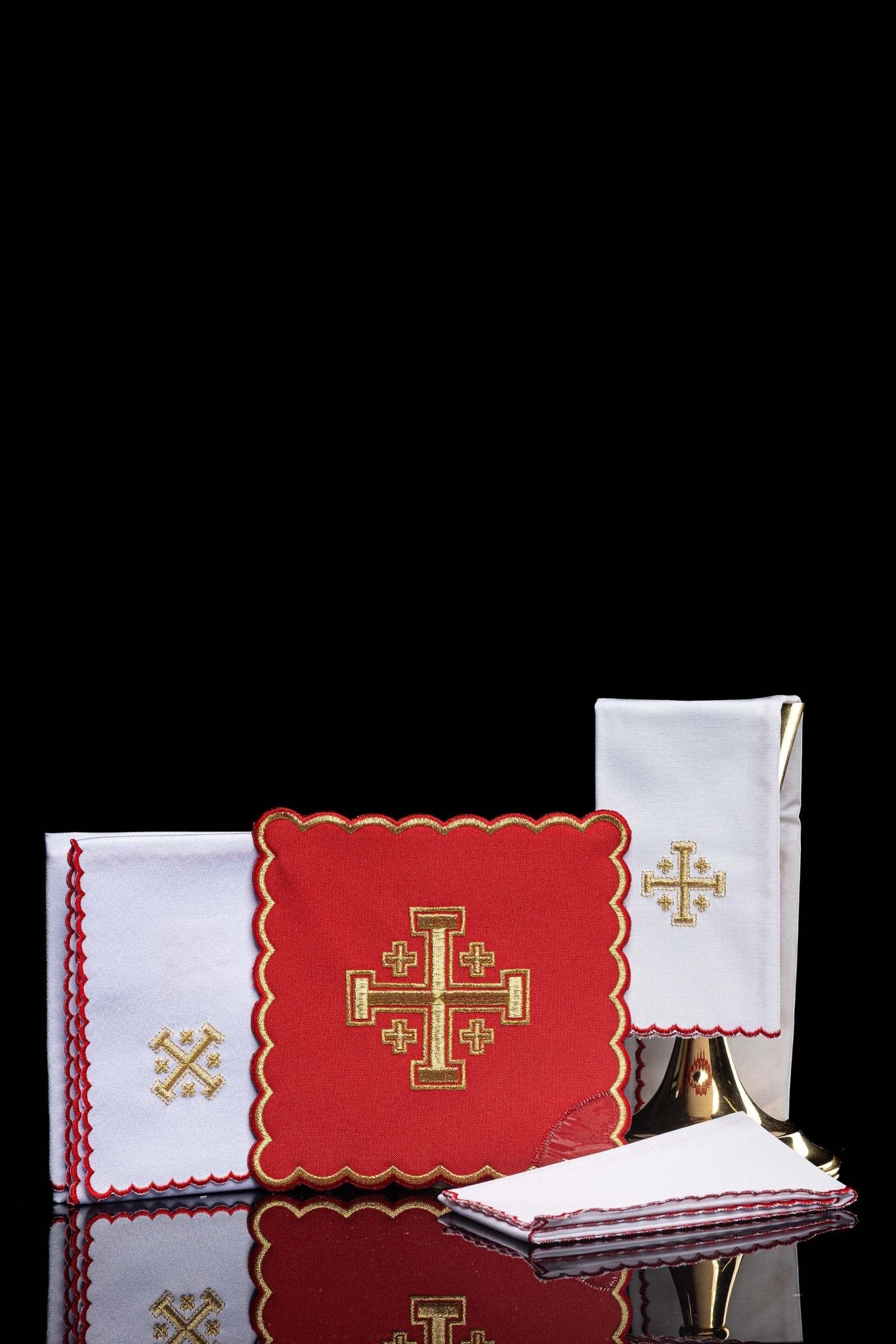 Ensemble de Linge d'autel brodé avec une croix de Jérusalem rouge KK/030/02 - CHASUBLES.FR