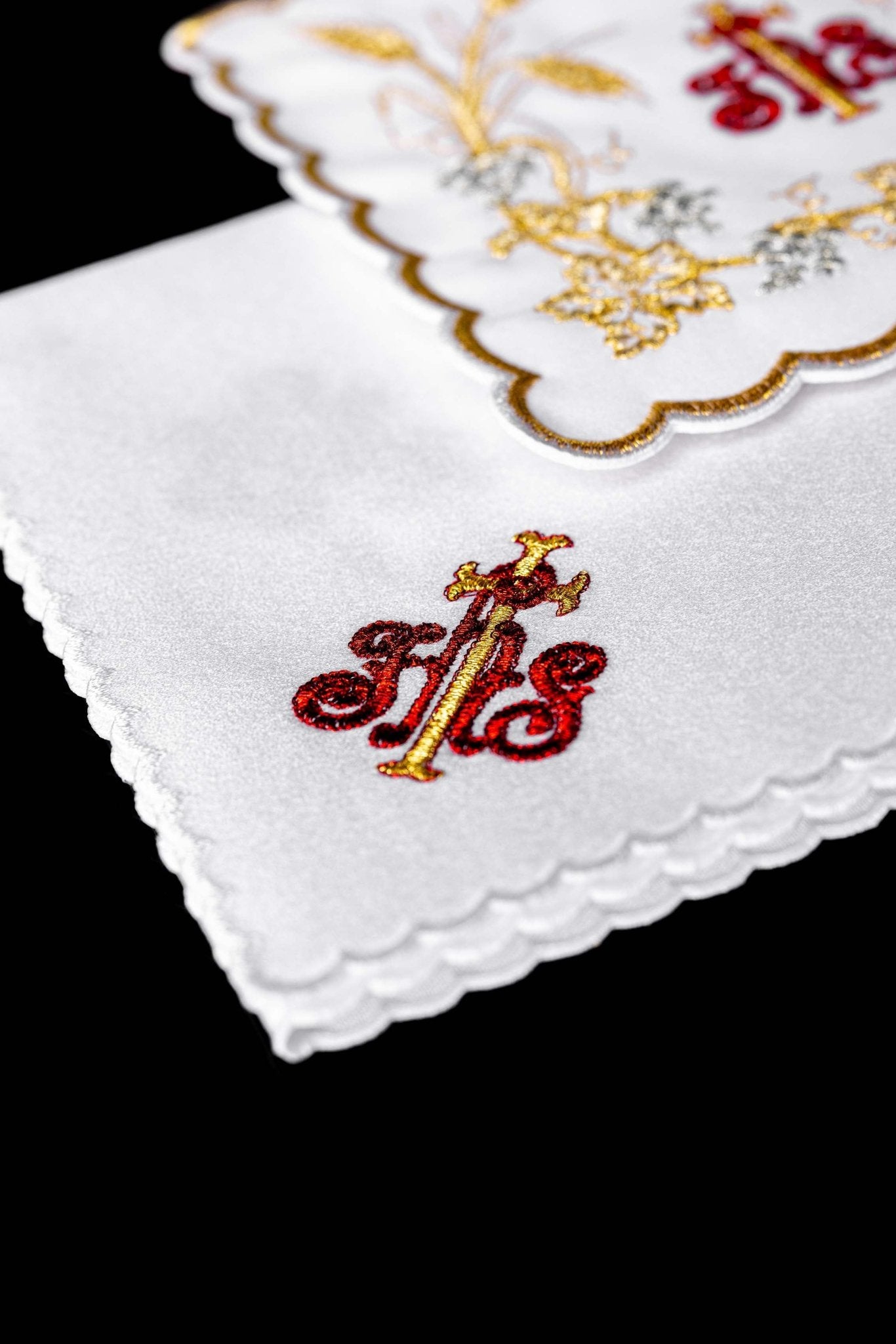 Ensemble de Linge d'autel richement décoré avec une broderie IHS et des épis KK/040 - CHASUBLES.FR