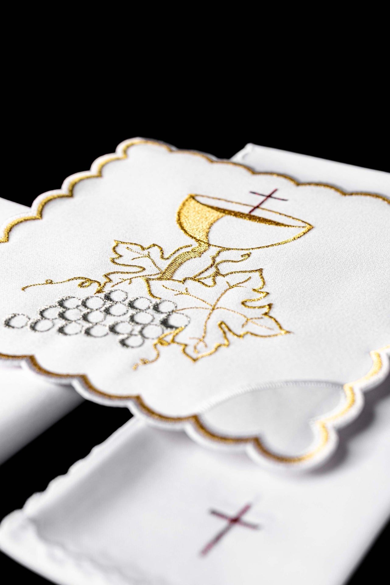 Ensemble de linge de calice brodé avec motif eucharistique blanc KDT/5026/04 - CHASUBLES.FR