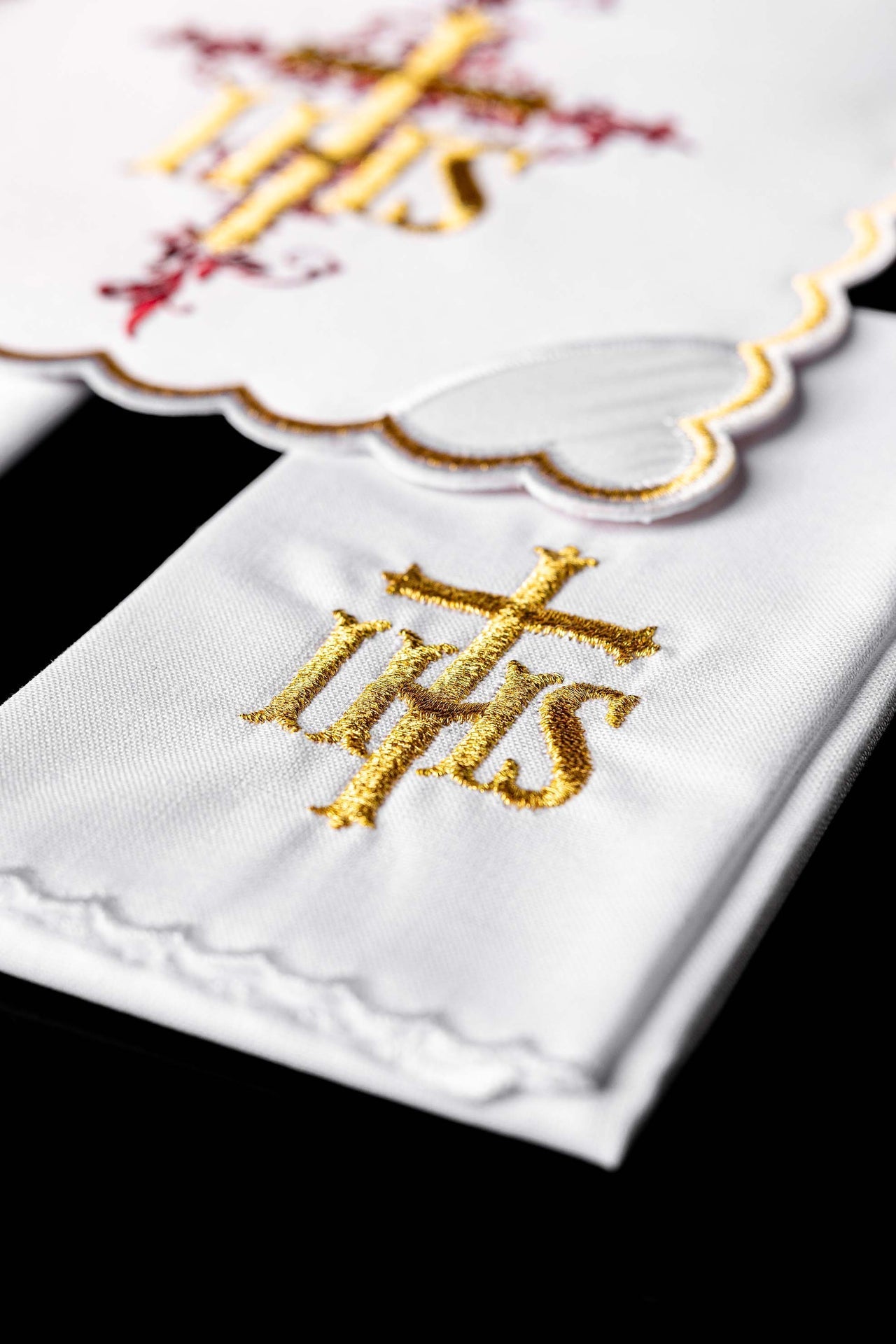 Ensemble de linge de calice brodé avec motif IHS blanc KDT/5030/04 - CHASUBLES.FR