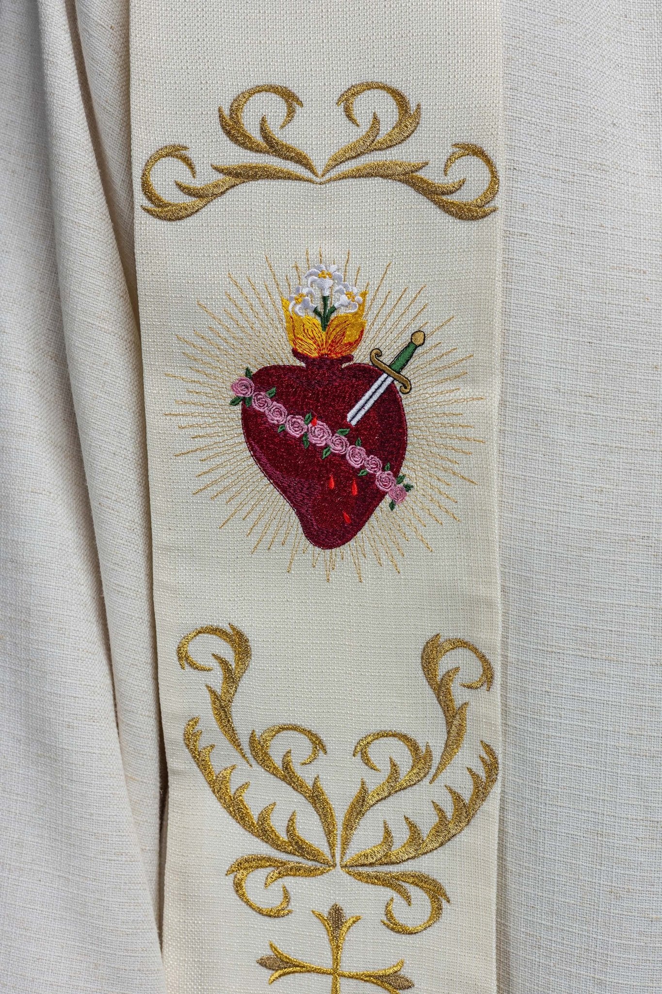 Étole brodée avec le cœur de Jésus et de Marie Écru KST/125/05/52 - CHASUBLES.FR