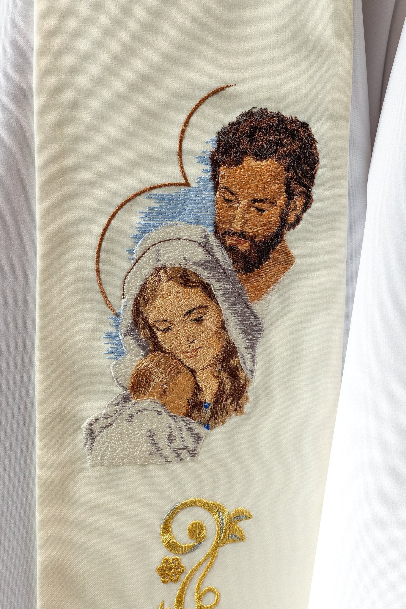 Étole brodée avec l'image de la Sainte Famille pour Noël KZS/550/05/01 ECRU - CHASUBLES.FR