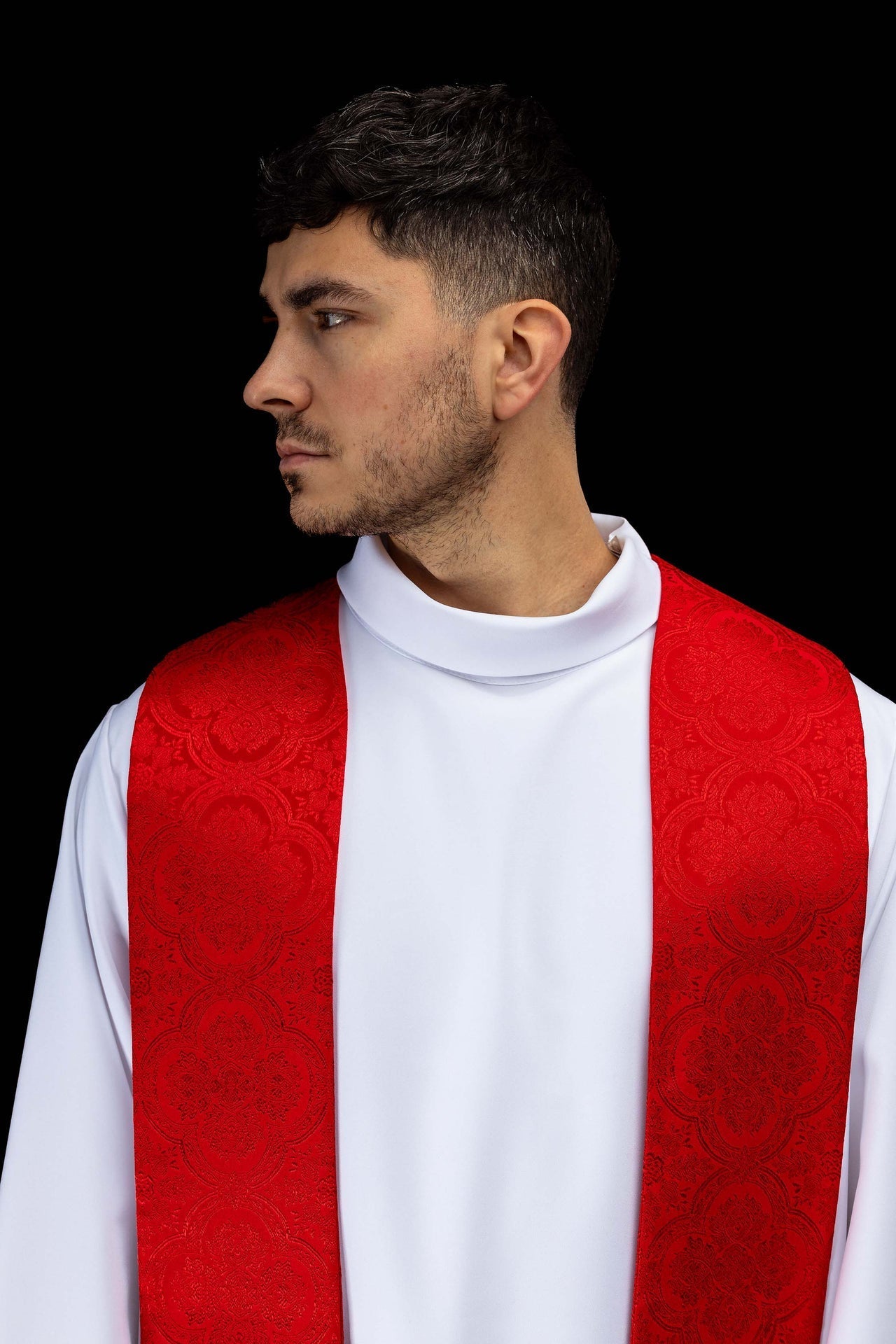 Étole brodée avec motif de Croix en tissu jacquard rouge KST/639/02/11 - CHASUBLES.FR