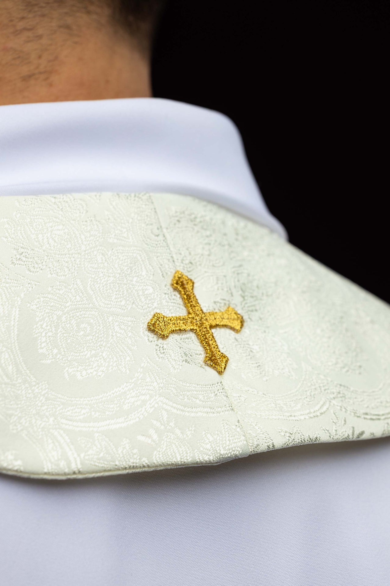 Étole brodée avec motif de croix tissu jacquard écru KST/967/05/11 - CHASUBLES.FR