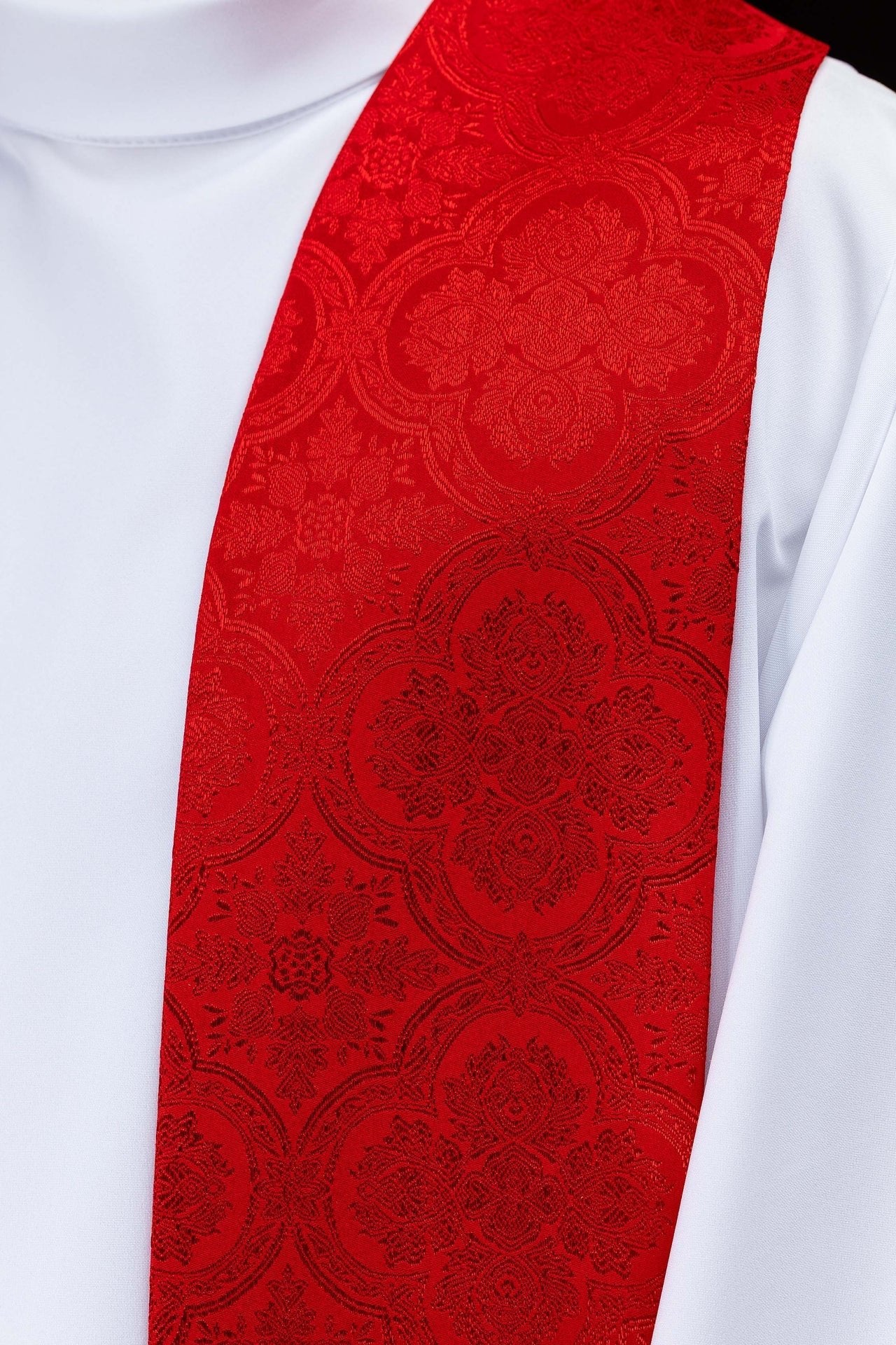 Étole brodée avec motif de croix tissu jacquard rouge KST/967/02/11 - CHASUBLES.FR