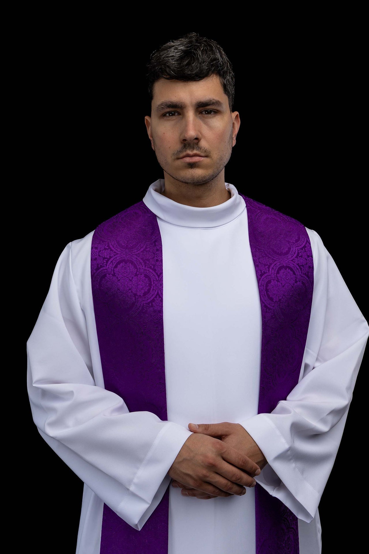 Étole brodée avec motif de la Croix tissu jacquard violet KST/638/03/11 - CHASUBLES.FR