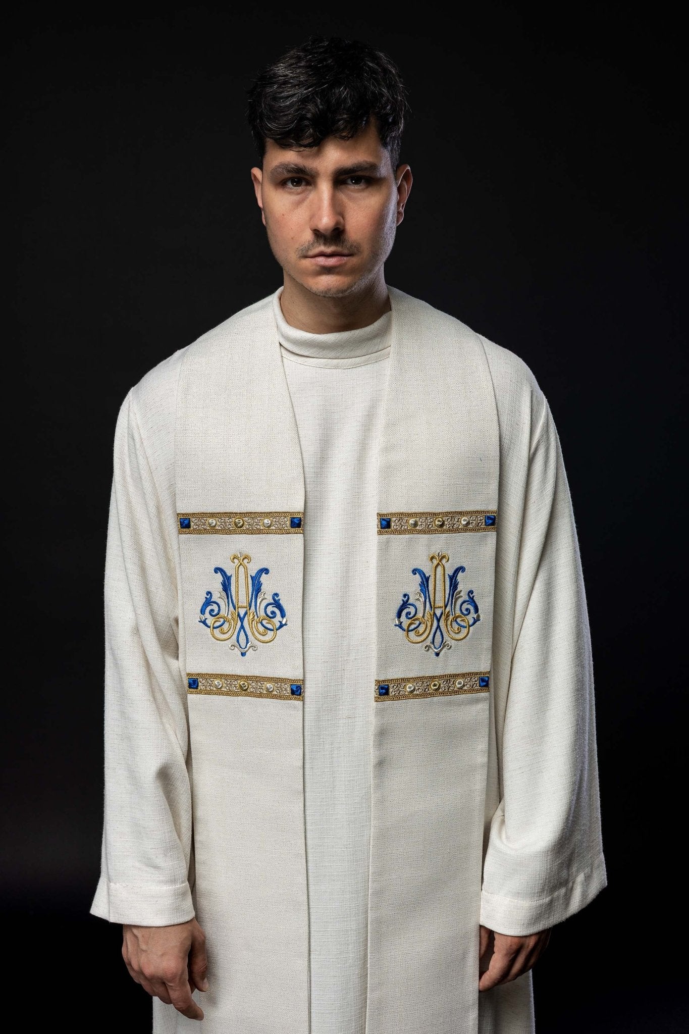 Étole brodée avec symbole marial S - 2074 - 05 - 71 - CHASUBLES.FR