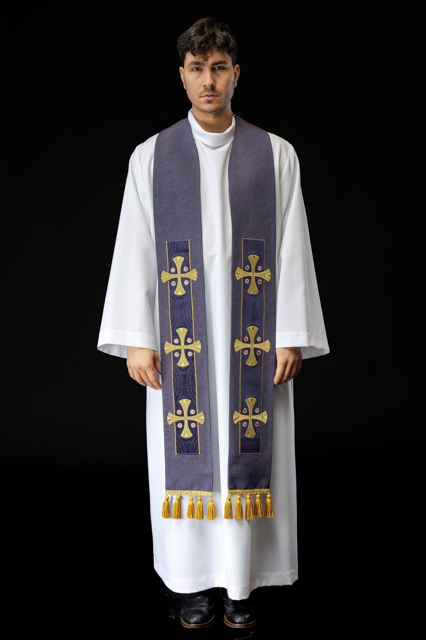 Étole brodée de croix violettes S - 2068 - 03 - 70 - CHASUBLES.FR