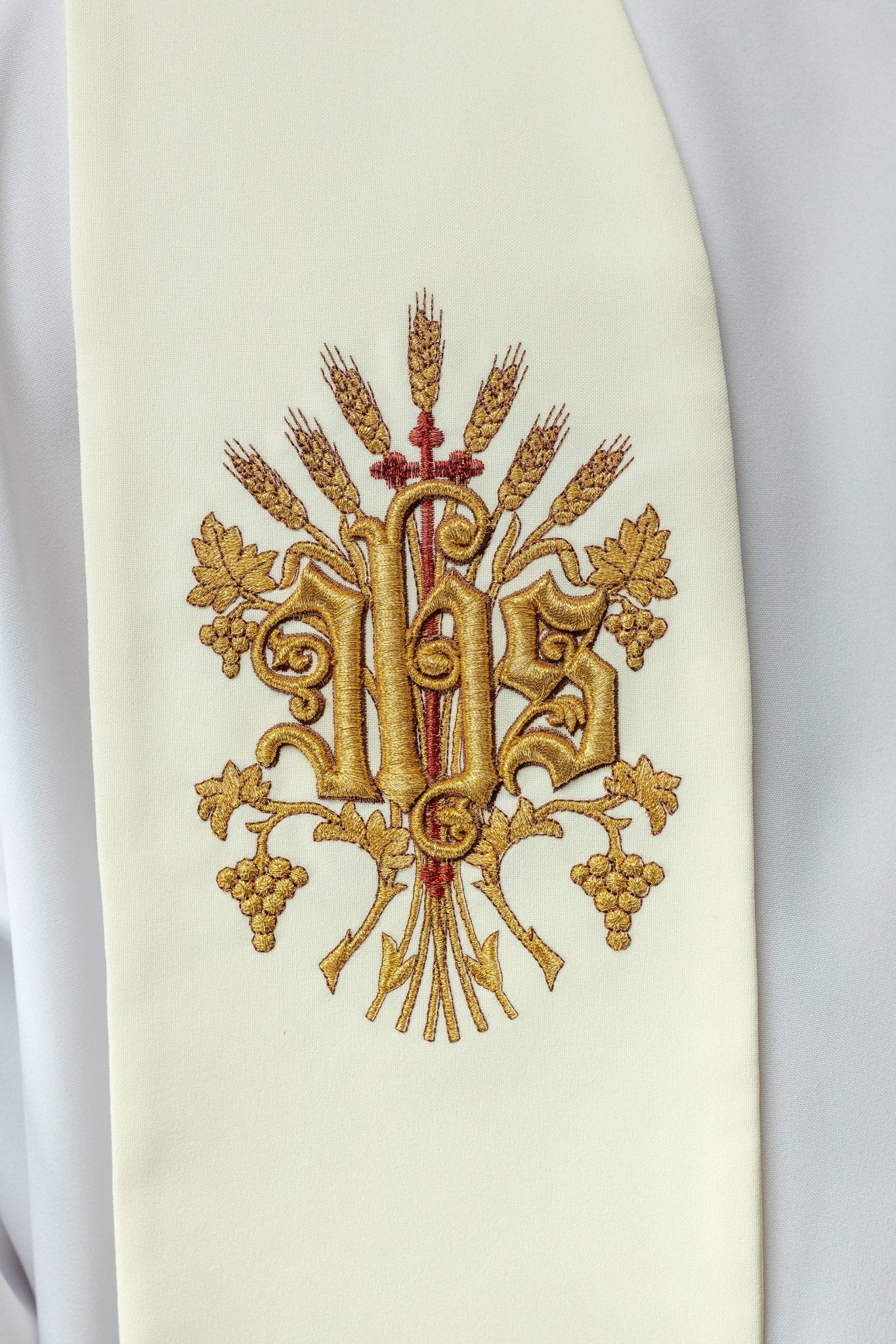 Étole brodée de la croix, de l'IHS et du cœur de Jésus - Christ écru KST/159/05/01 ECRU - CHASUBLES.FR