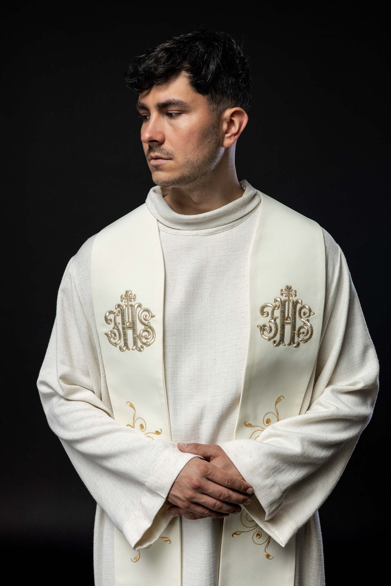 Étole brodée et décorée d'IHS écru KST/413/05/01 ECRU - CHASUBLES.FR