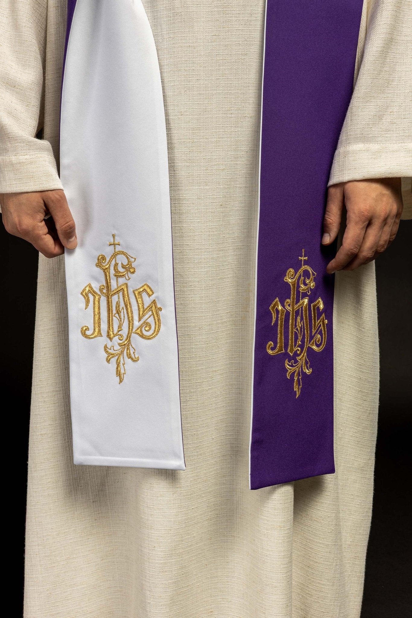 Étole brodée IHS KST/053/03 - 04/01 FIOLET - BIAŁY - CHASUBLES.FR