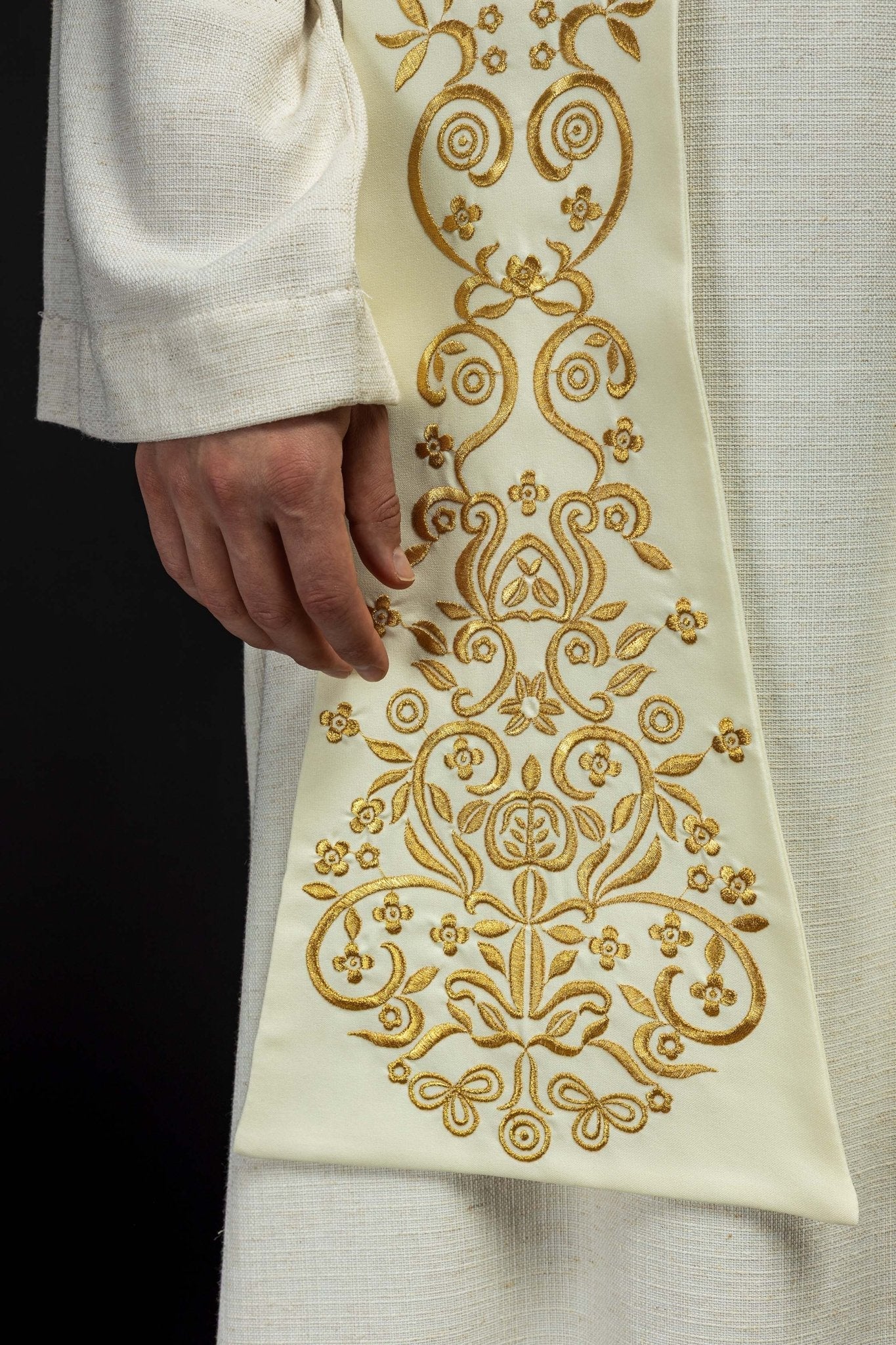 Etole brodée motif marial avec couronne écrue KST/040/05/01 ECRU - CHASUBLES.FR