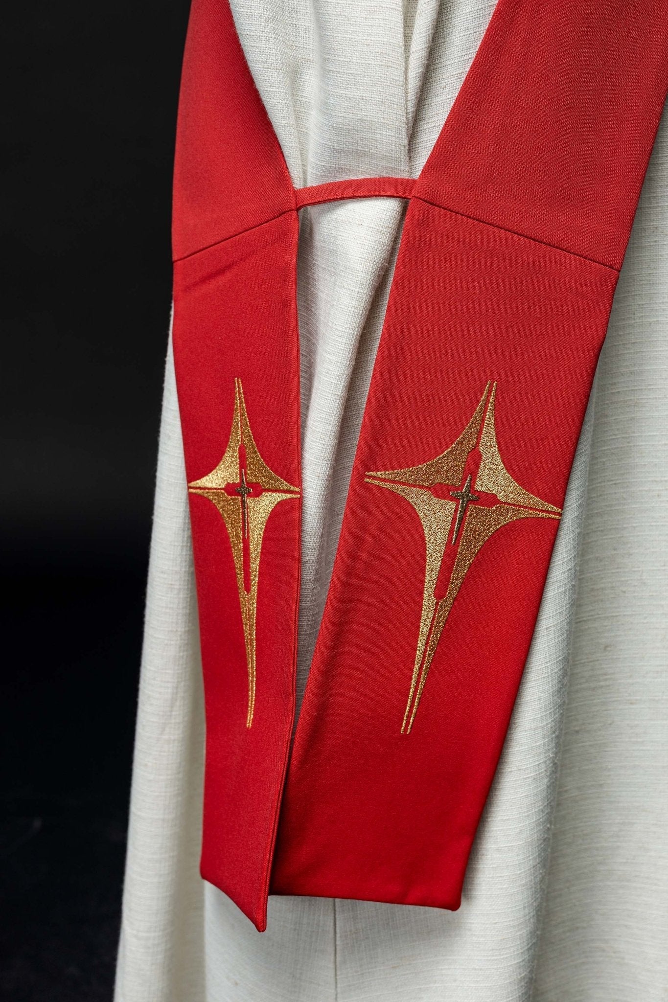 Étole de diacre brodée Croix KSD/134/02/01 CZERWONY - CHASUBLES.FR