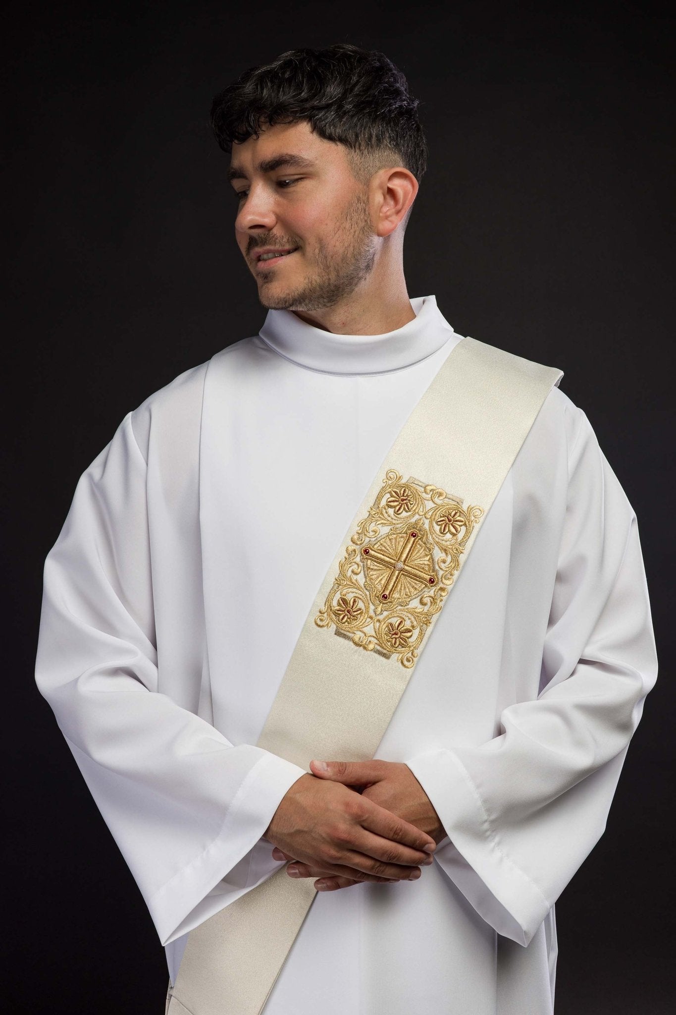 Étole de diacre brodée d'une croix LE/2210 LE2210 - 10 ZŁOTY - CHASUBLES.FR