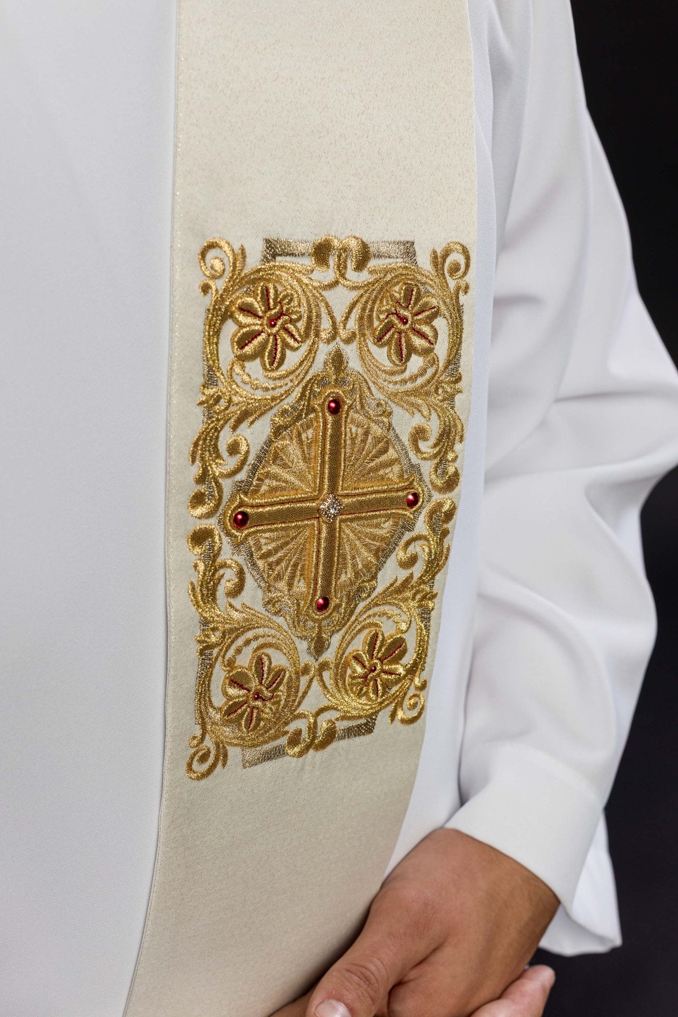 Étole de diacre brodée d'une croix LE/2210 LE2210 - 10 ZŁOTY - CHASUBLES.FR