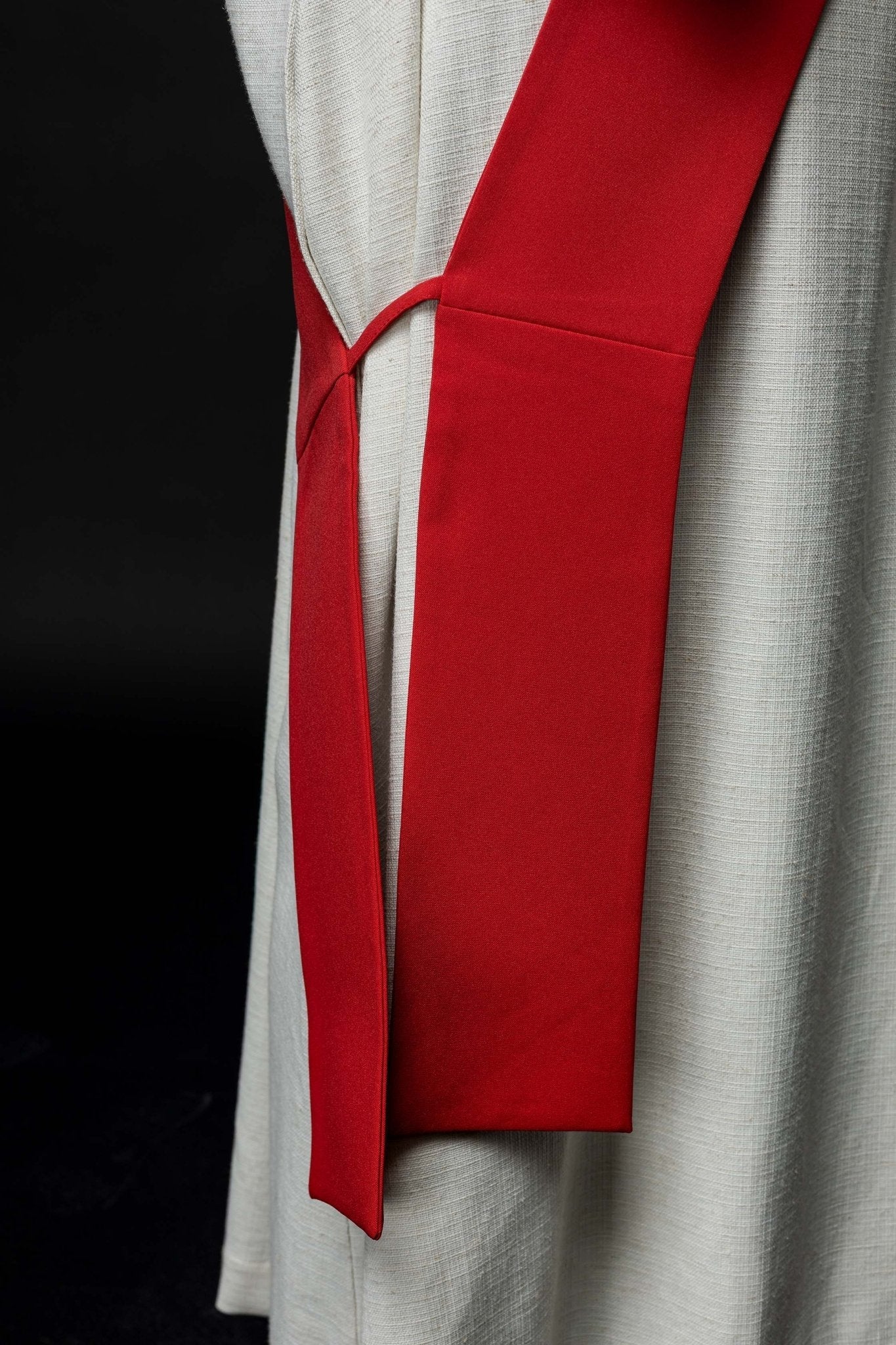 Étole de diacre brodée IHS avec croix KSD/135/02/01 CZERWONY - CHASUBLES.FR