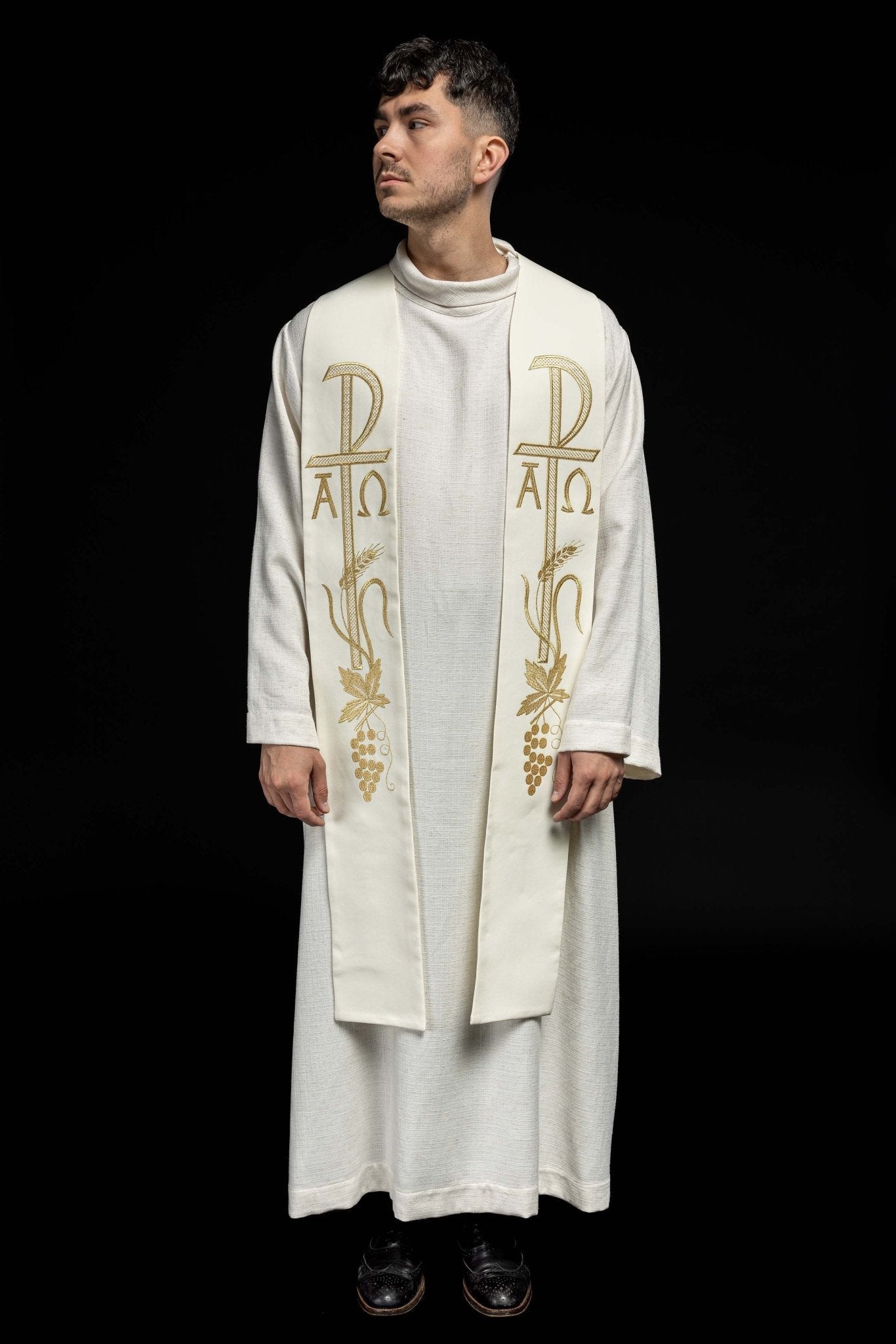Étole de prêtre brodée Alpha et Omega écru KST/075/05/01 ECRU - CHASUBLES.FR