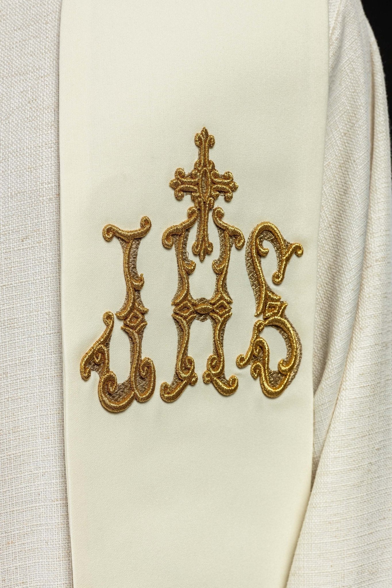 Étole de prêtre brodée Croix et IHS écru KST/157/05/01 ECRU - CHASUBLES.FR