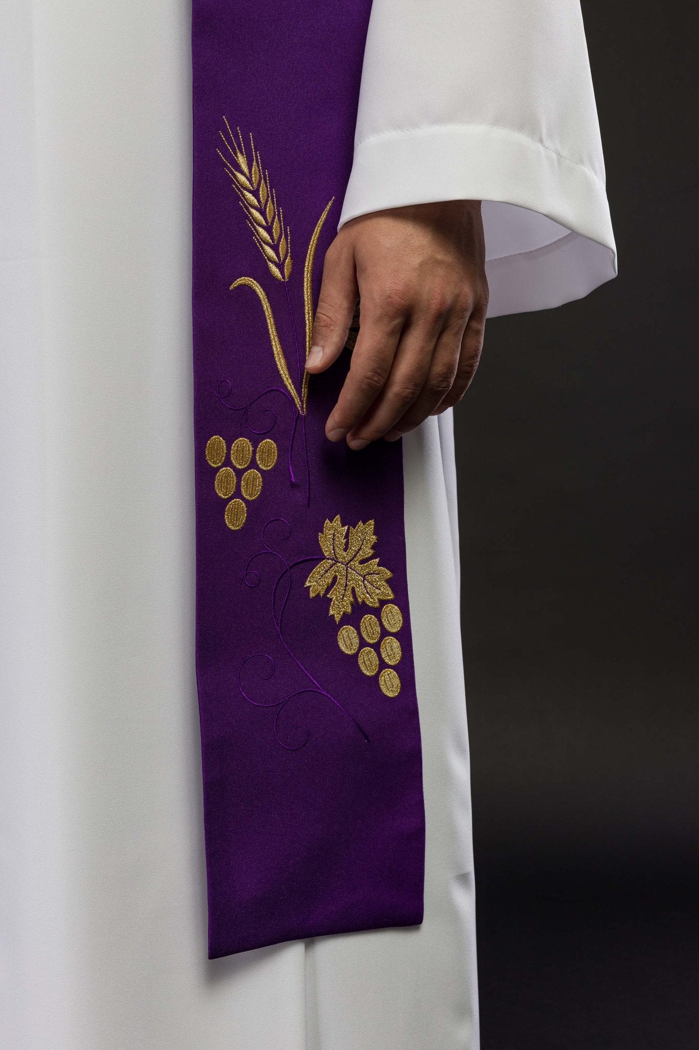 Étole de prêtre brodée de raisins et d'épis en violet KST/003/03/01 FIOLET - CHASUBLES.FR