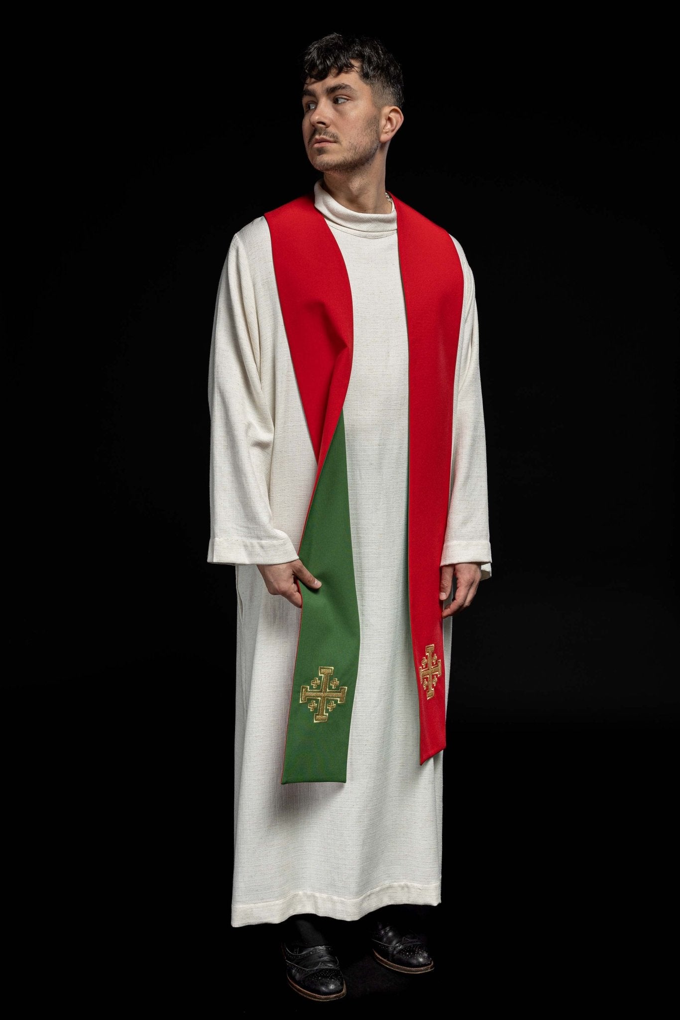 Étole de prêtre brodée des deux côtés, croix de Jérusalem verte et rouge KST/046/01 - 02/01 - CHASUBLES.FR