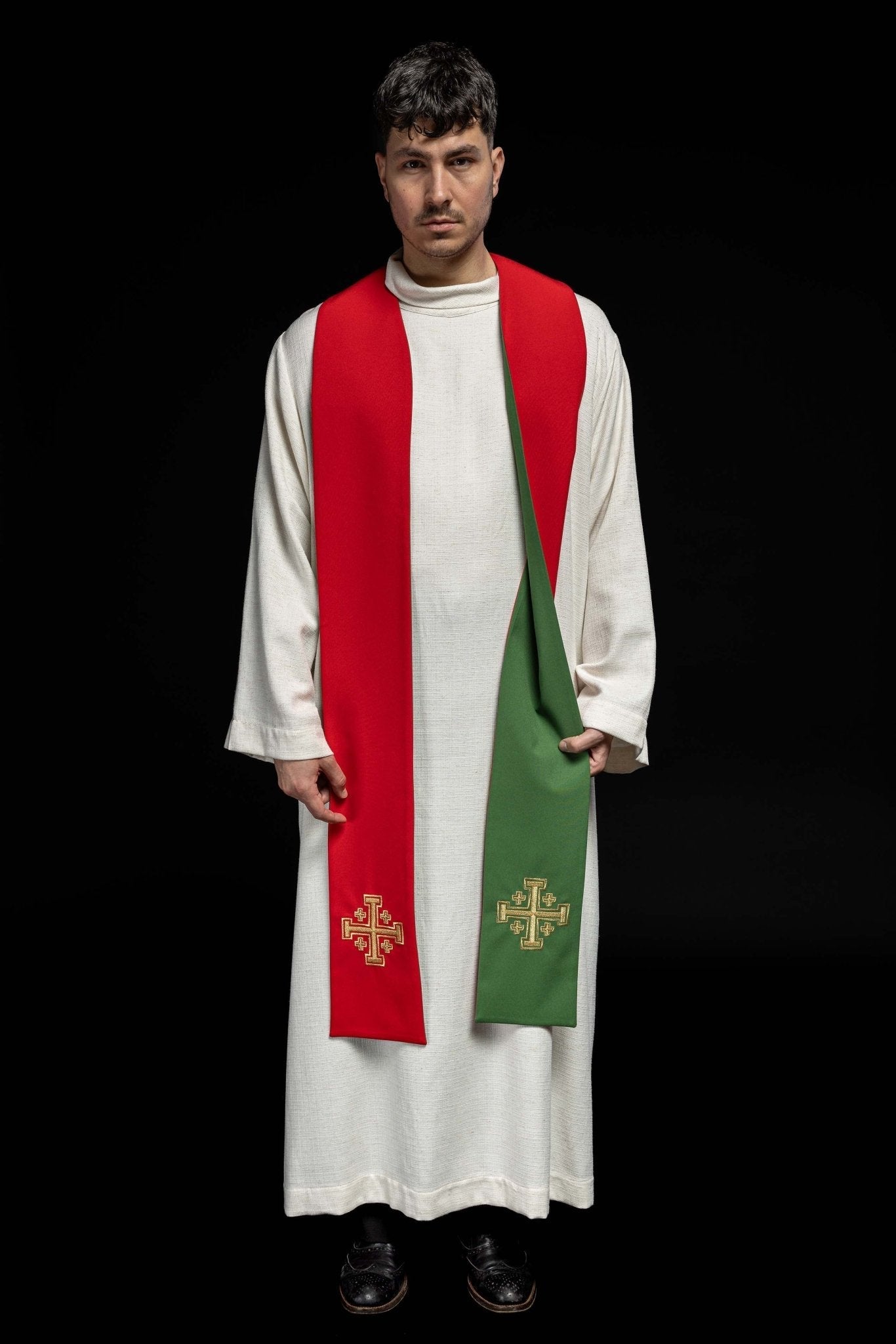 Étole de prêtre brodée des deux côtés, croix de Jérusalem verte et rouge KST/046/01 - 02/01 - CHASUBLES.FR
