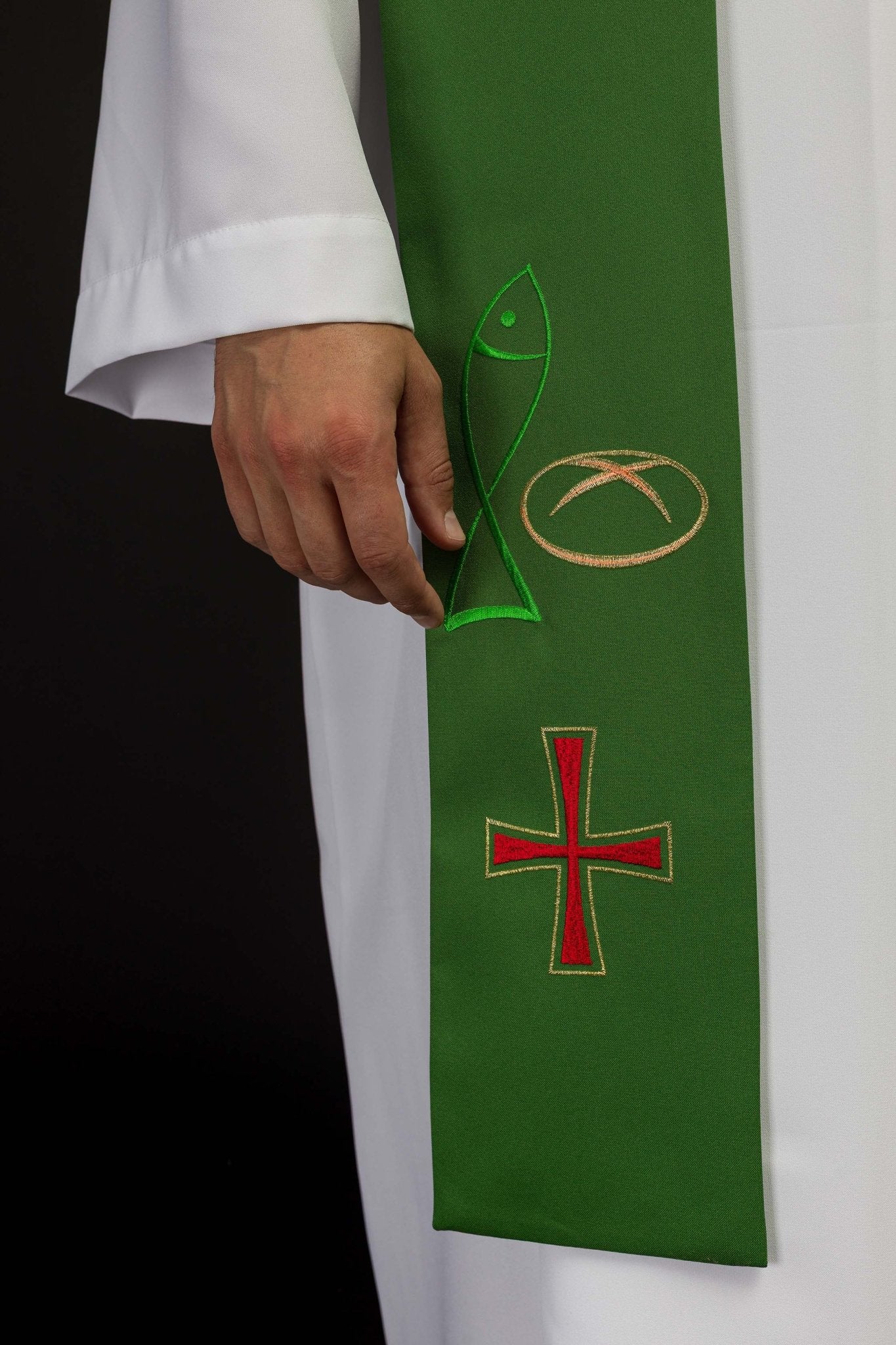 Étole de prêtre brodée en vert avec motif poisson pain croix KST/007/01/12 ZIELONY - CHASUBLES.FR