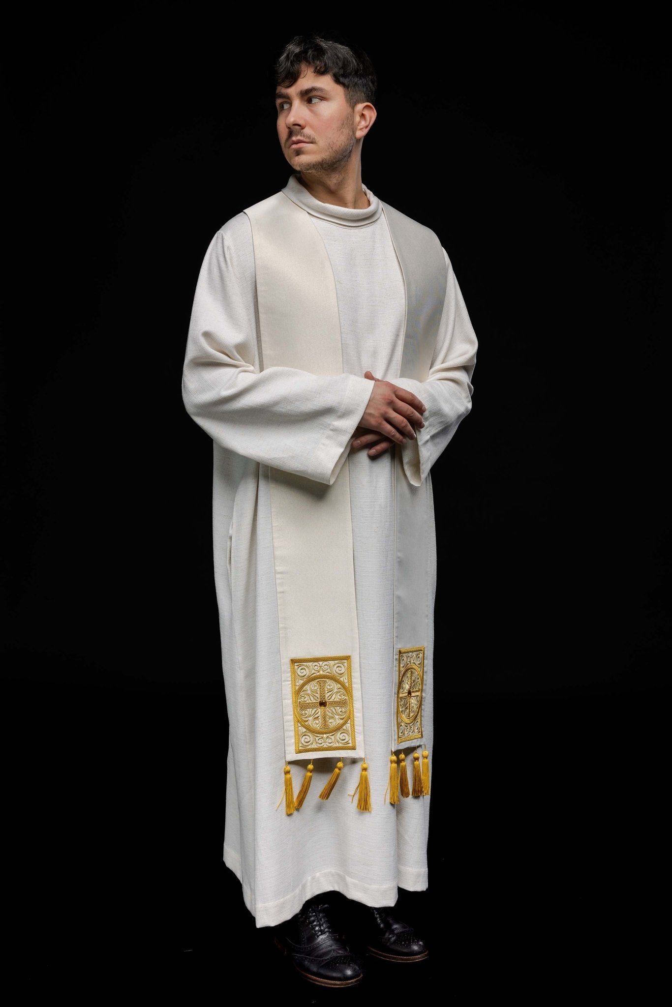 Étole de prêtre brodée et décorée de brads LE/2012/05 - CHASUBLES.FR