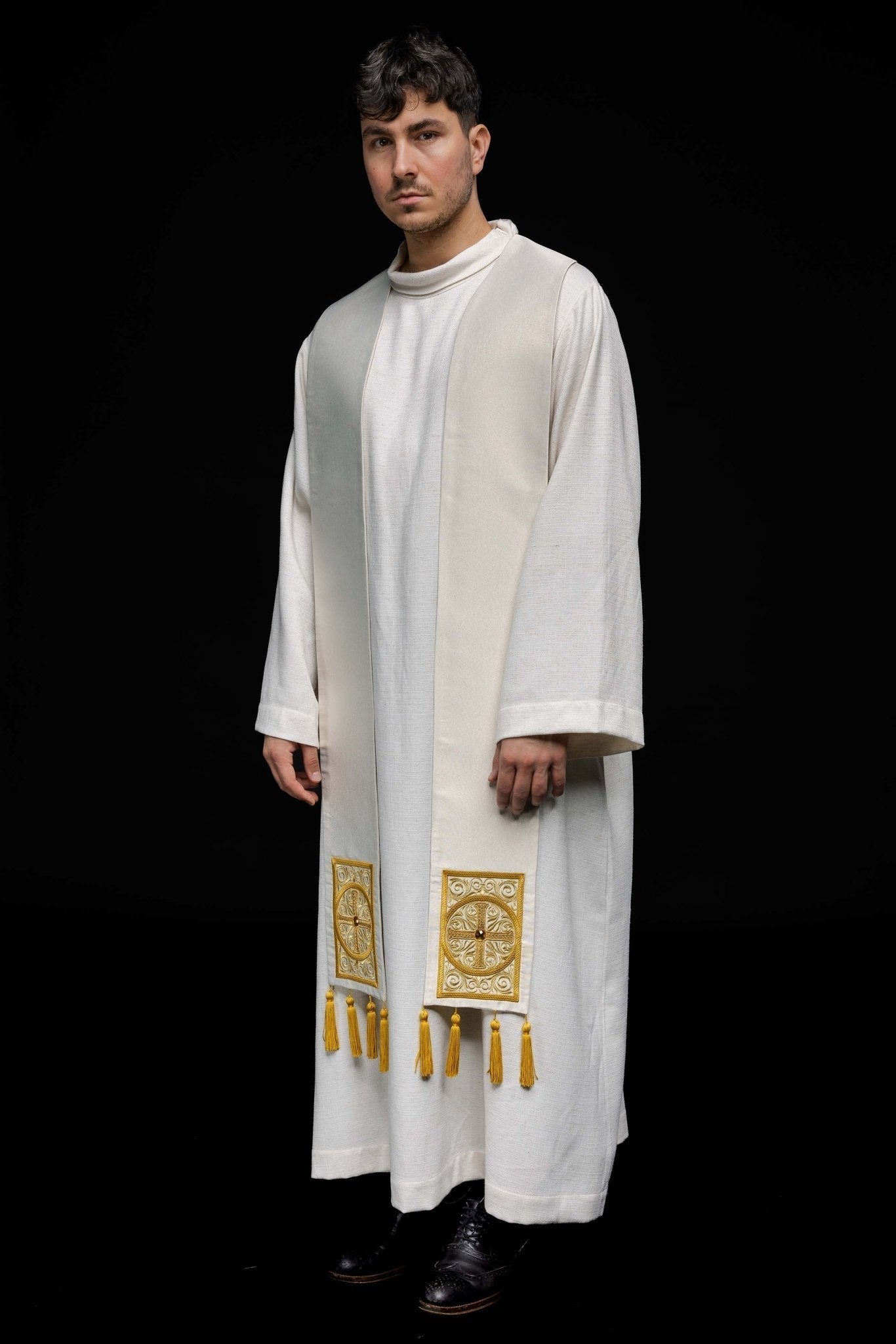 Étole de prêtre brodée et décorée de brads LE/2012/05 - CHASUBLES.FR