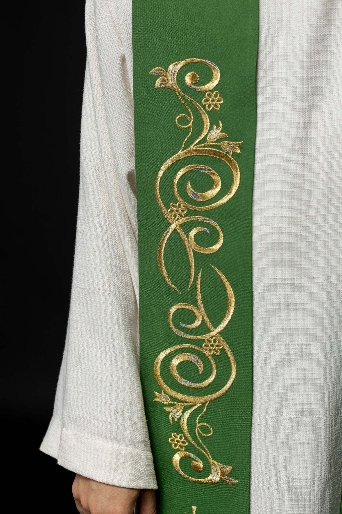 Étole de prêtre brodée IHS Green KST/031/01/01 ZIELONY - CHASUBLES.FR