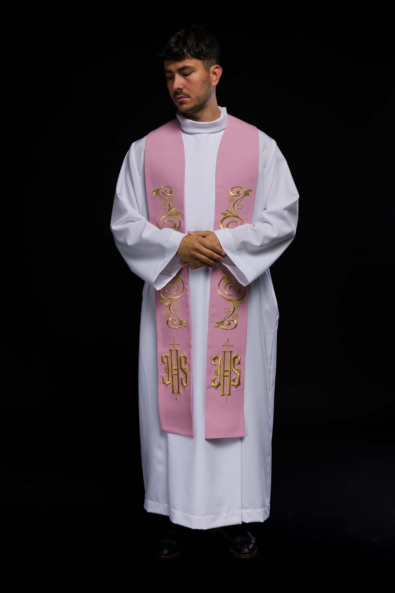 Étole de prêtre brodée IHS rose KST/031/08/01 RÓŻOWY - CHASUBLES.FR