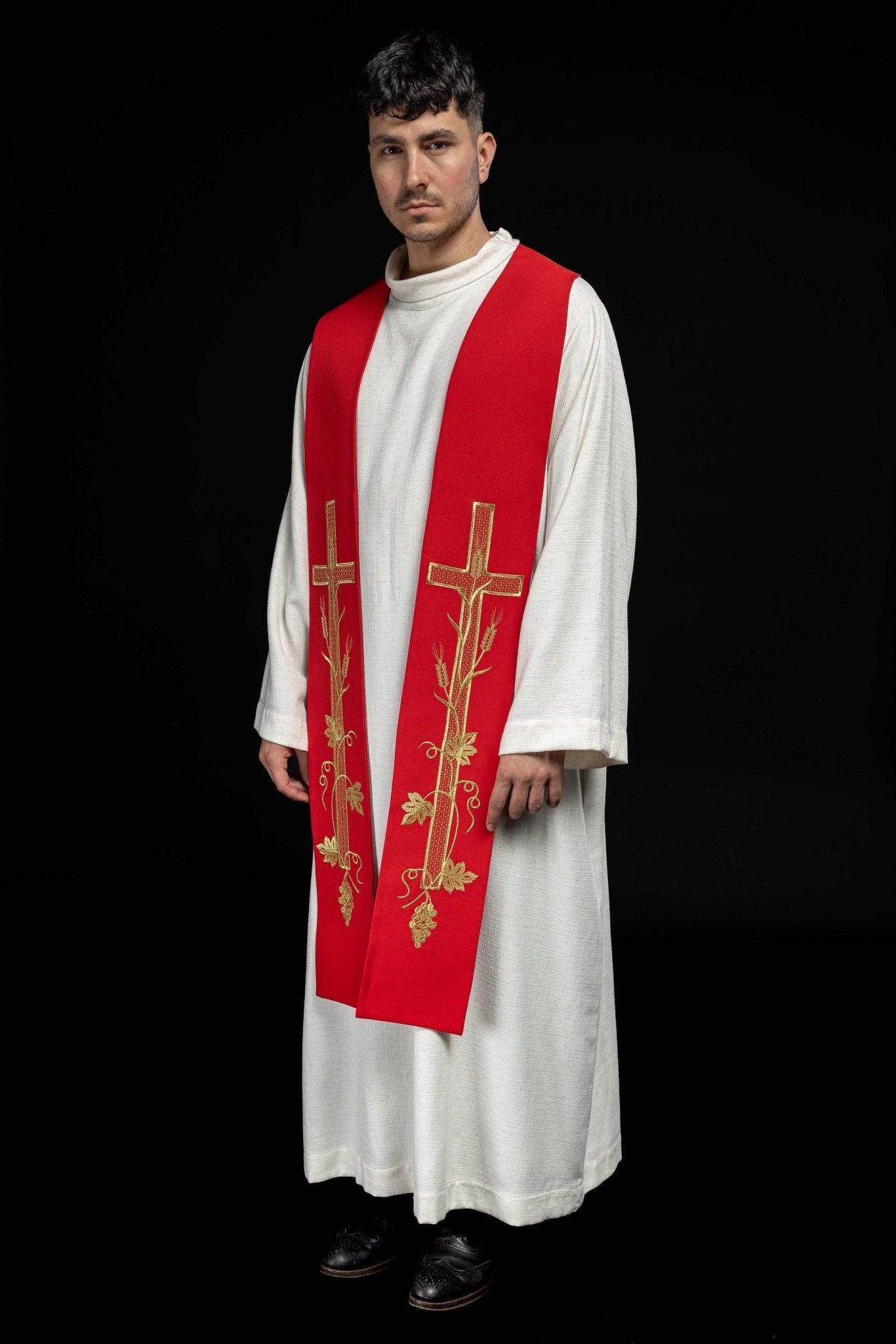 Étole de prêtre rouge brodée d'une croix KST/072/02/01 CZERWONY - CHASUBLES.FR