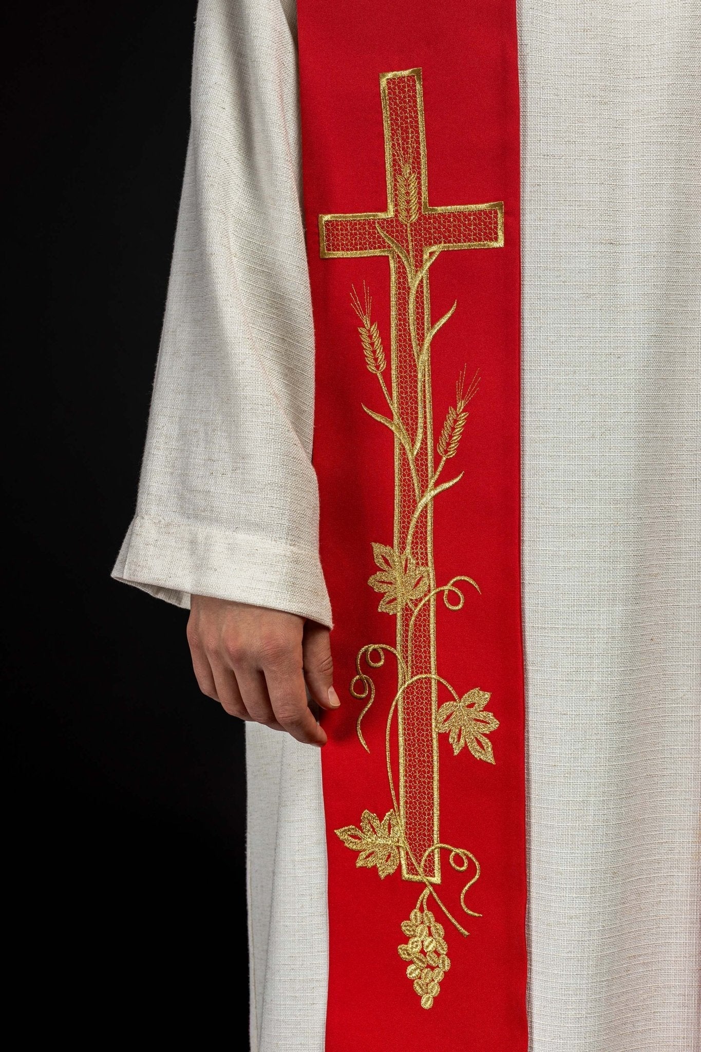 Étole de prêtre rouge brodée d'une croix KST/072/02/01 CZERWONY - CHASUBLES.FR