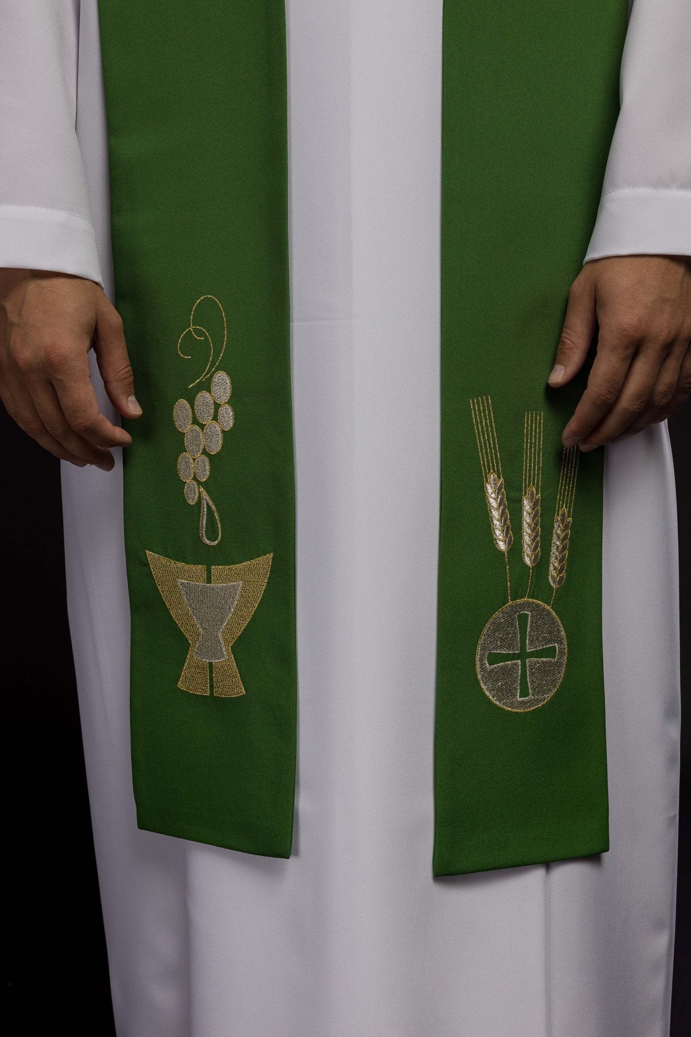 Étole de prêtre verte brodée Calice, oreilles et raisins KST/009/01/01 ZIELONY - CHASUBLES.FR