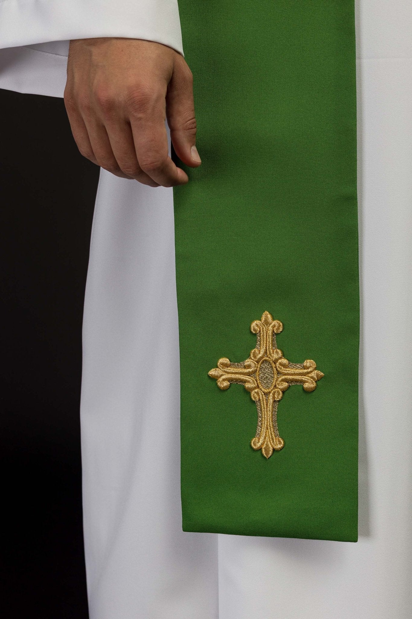 Étole de prêtre verte brodée d'une croix et d'un IHS vert KST/157/01/01 ZIELONY - CHASUBLES.FR