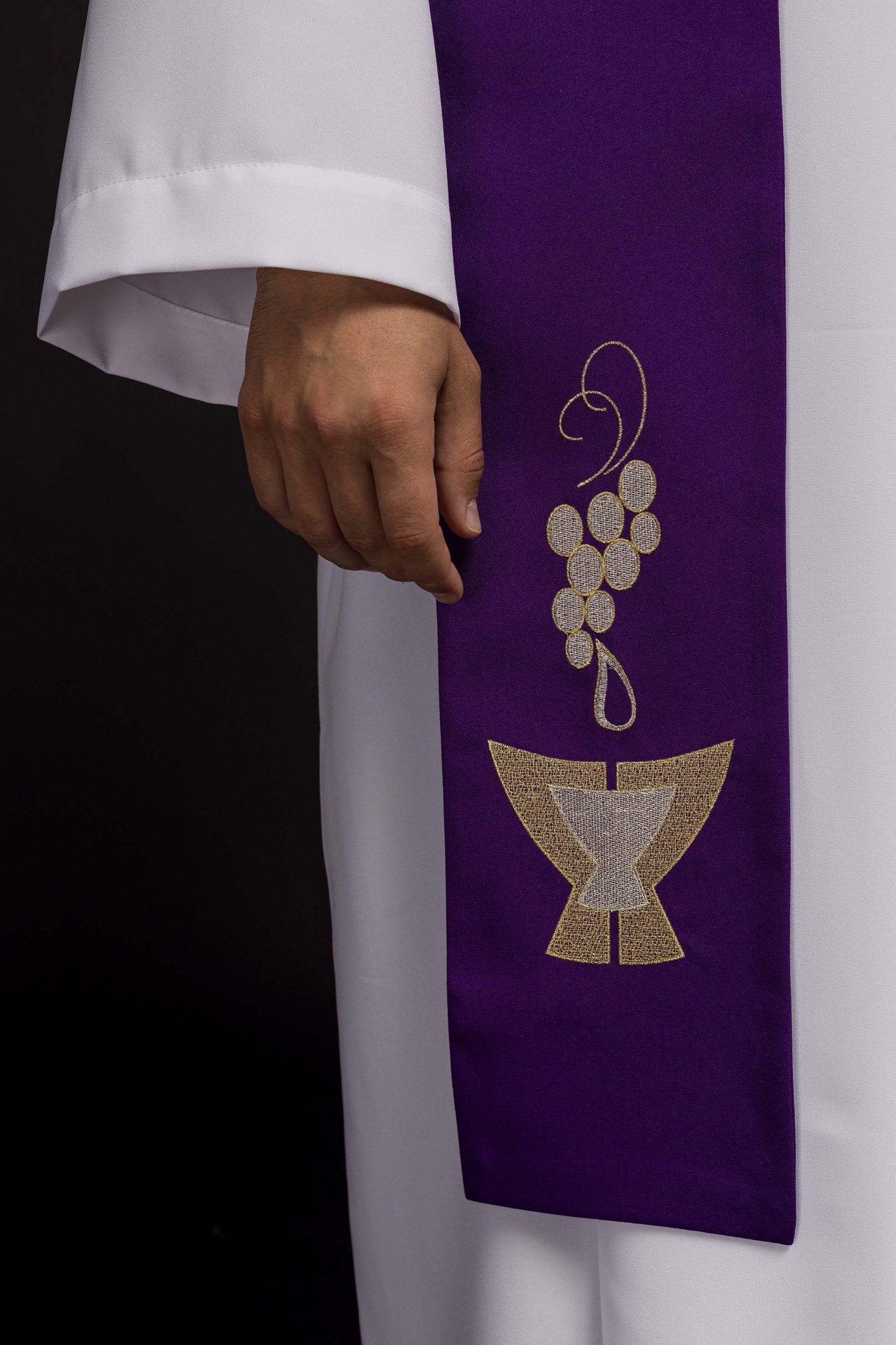 Étole de prêtre violette brodée Calice, Oreilles et Raisins KST/009/03/01 FIOLET - CHASUBLES.FR