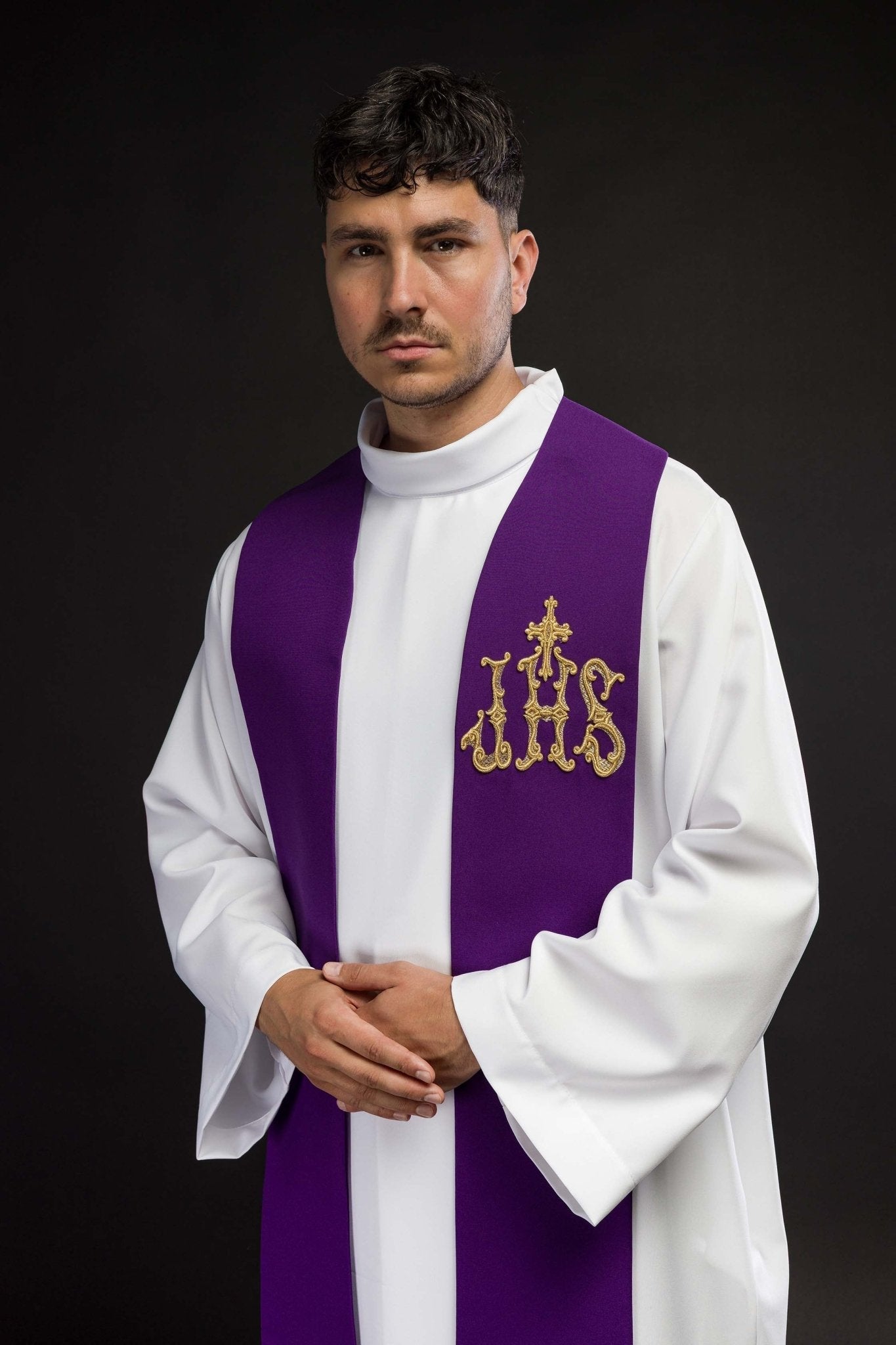 Étole de prêtre violette brodée de la croix et de l'IHS KST/157/03/01 FIOLET - CHASUBLES.FR