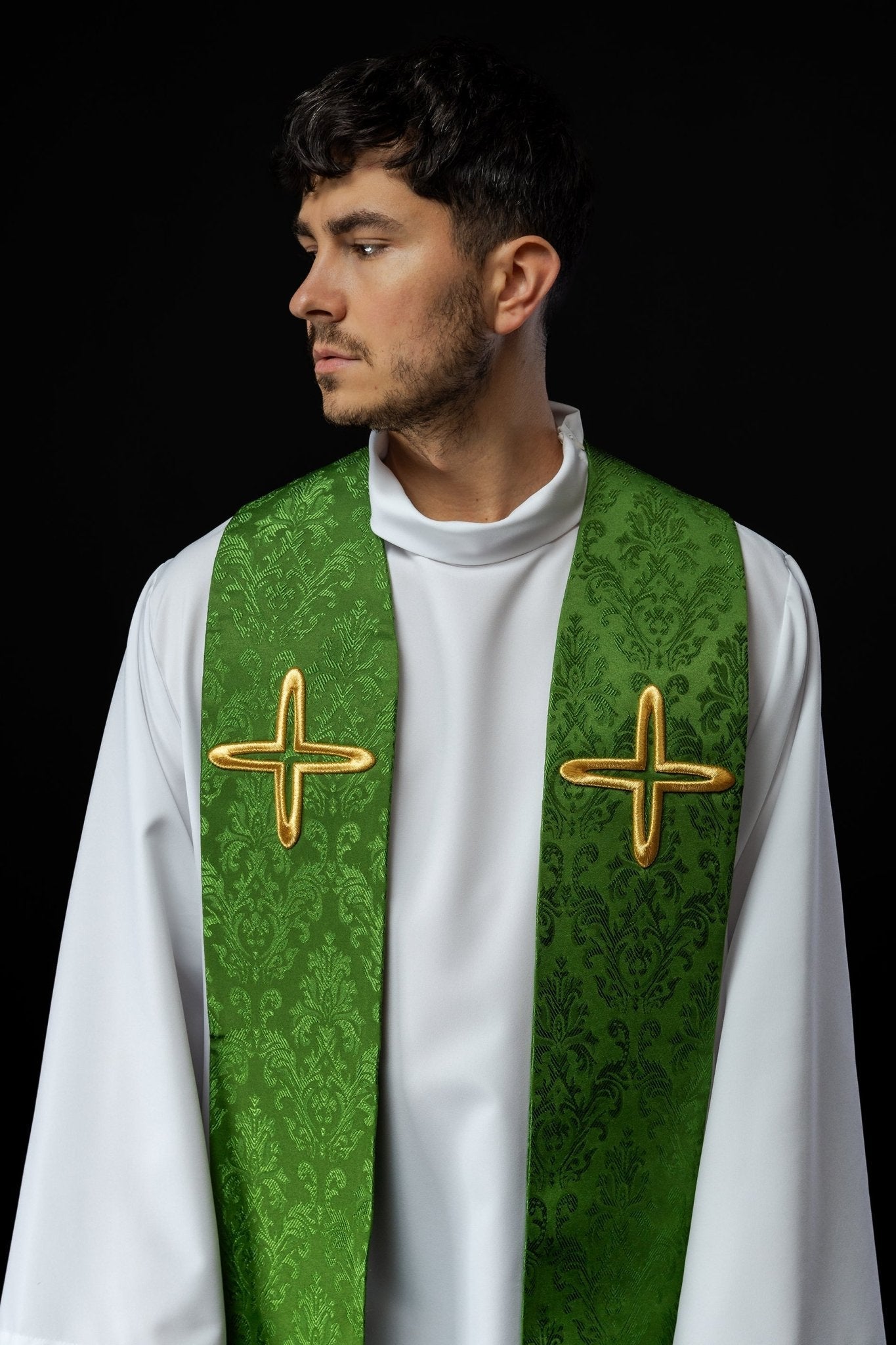 Étole en jacquard brodé avec motifs croisés vert S - 2054 - 01 - 67 - CHASUBLES.FR
