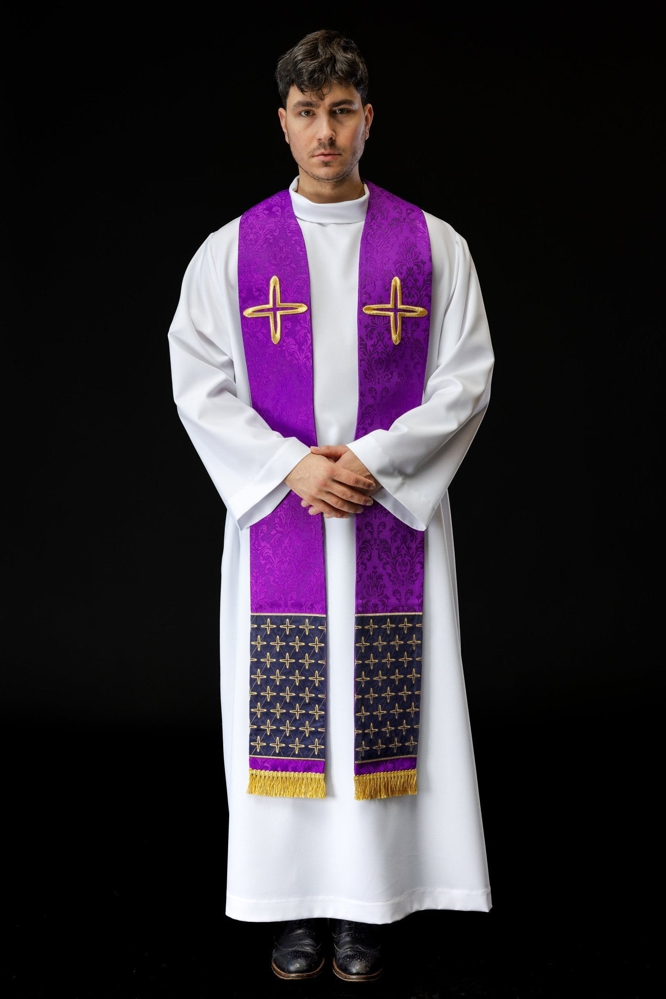 Étole en jacquard brodé avec motifs croisés violet S - 2054 - 03 - 67 - CHASUBLES.FR