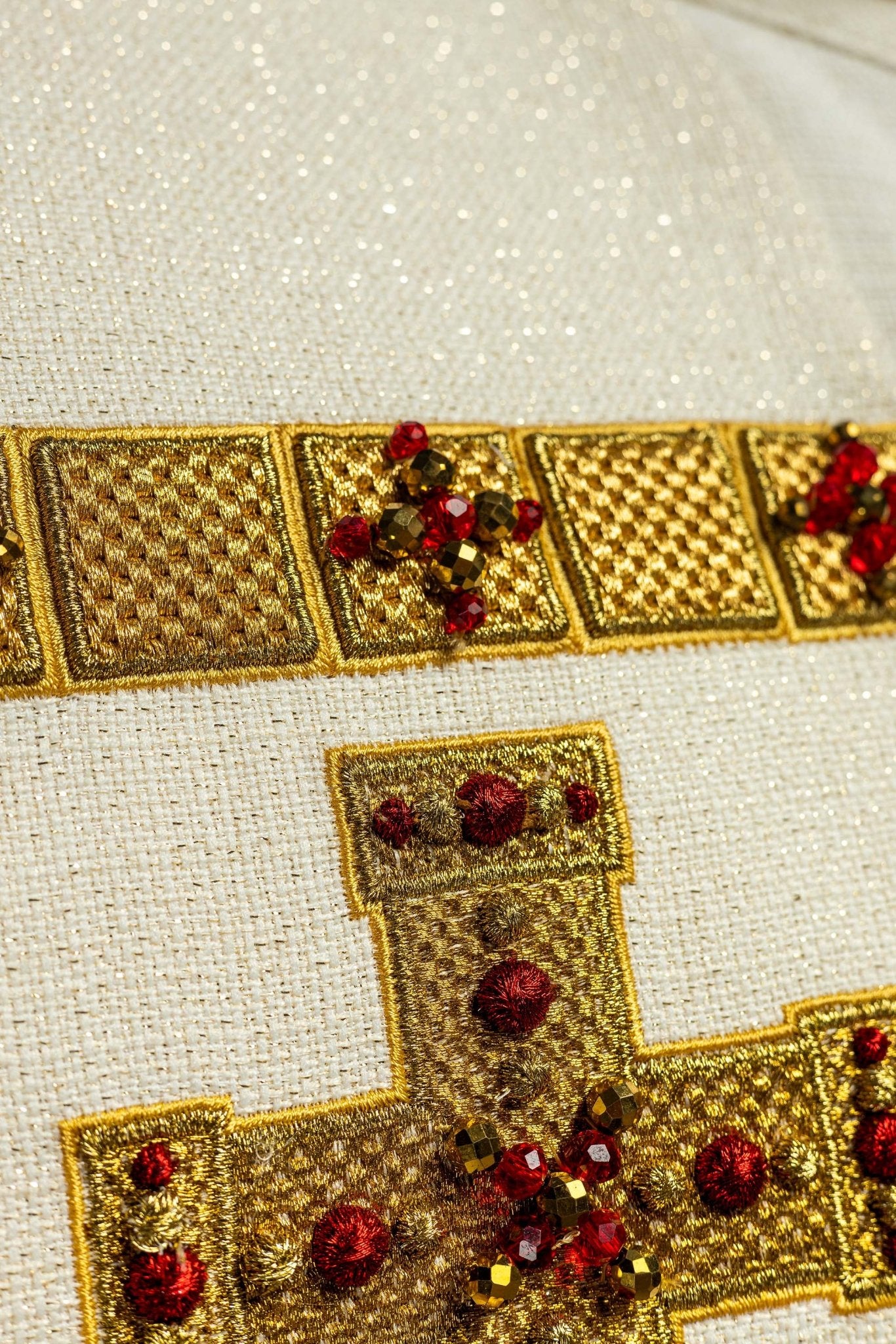 Étole faite à la main avec pierres naturelles Handmade 2011 HM/2011/05/71 - CHASUBLES.FR