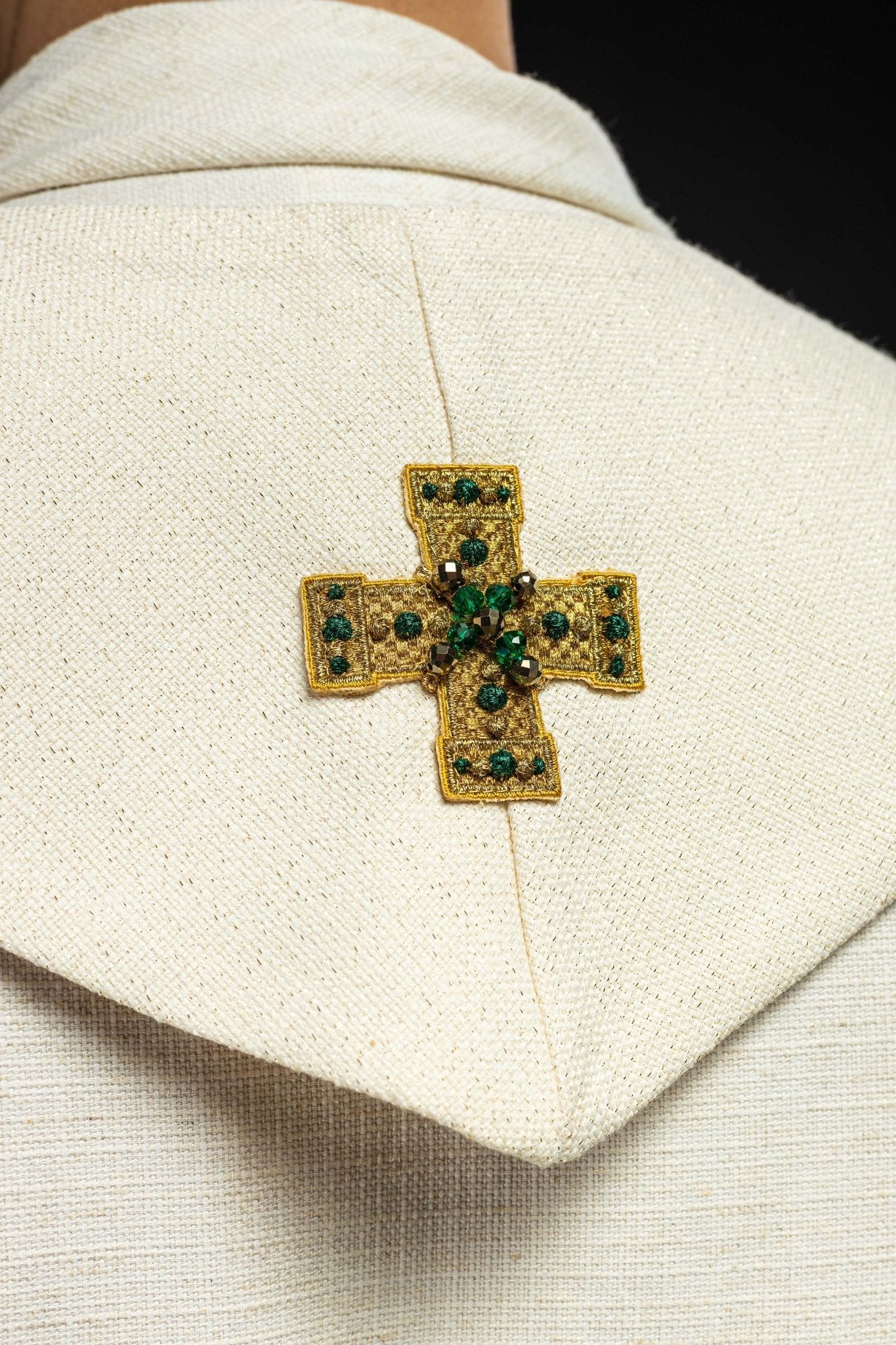 Étole faite à la main avec pierres naturelles Handmade 2013 HM/2013/05/71 - CHASUBLES.FR