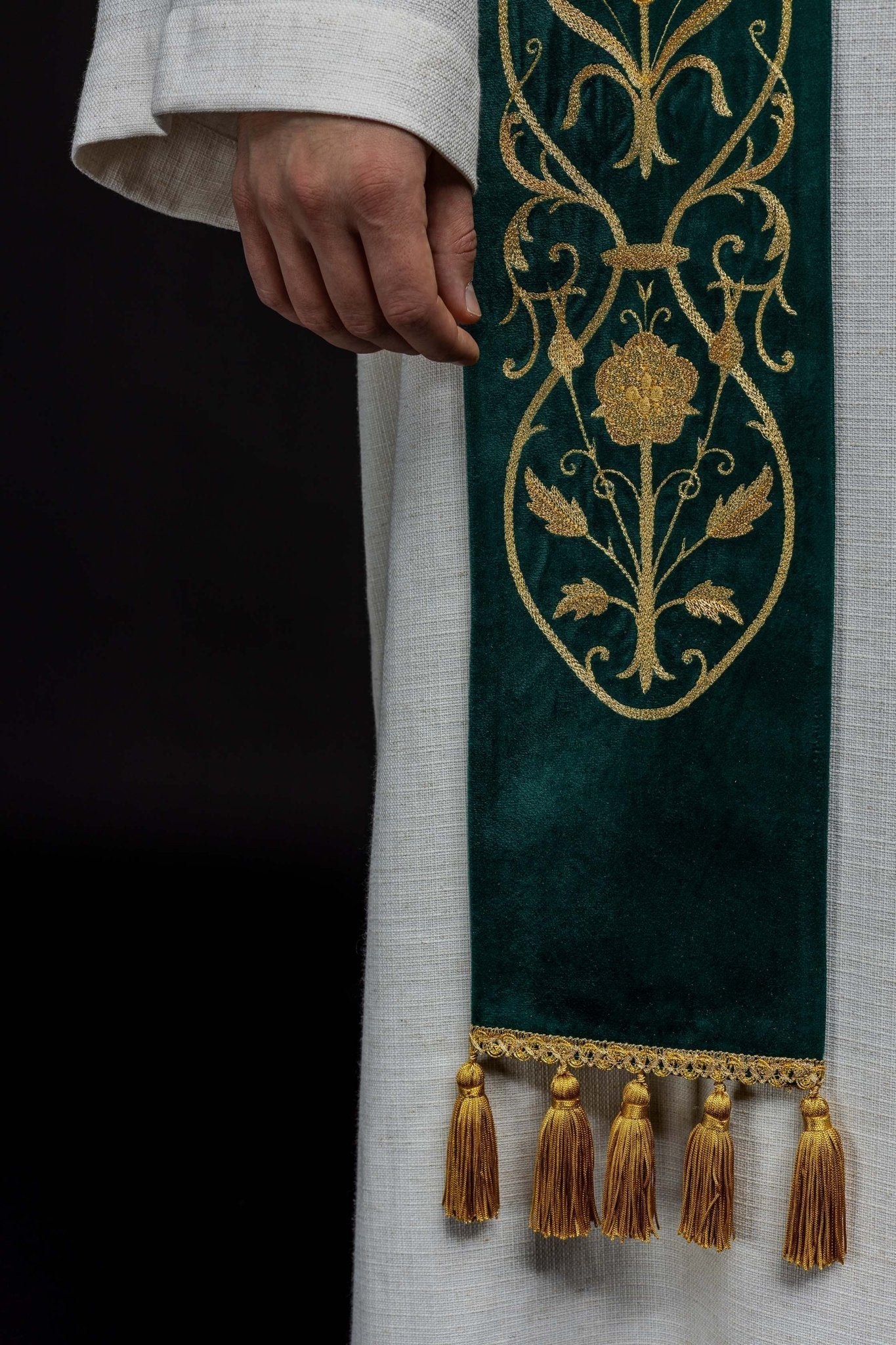 Étole IHS verte brodée S - 2052 - 01 - 76 - CHASUBLES.FR