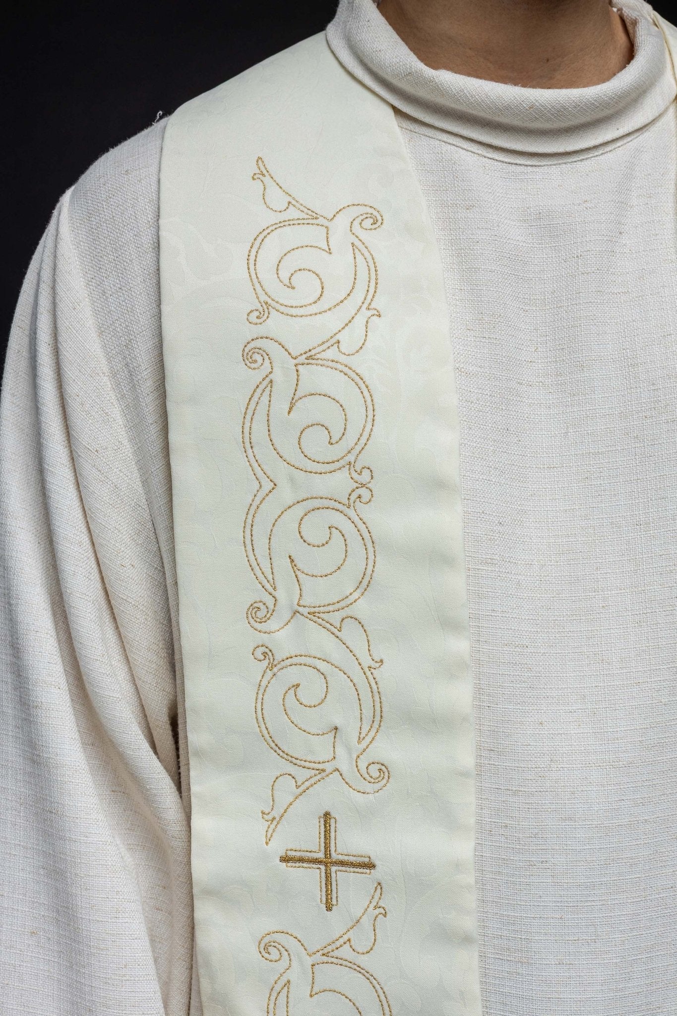 Étole romaine avec broderie de croix HA2102 - 05 - CHASUBLES.FR