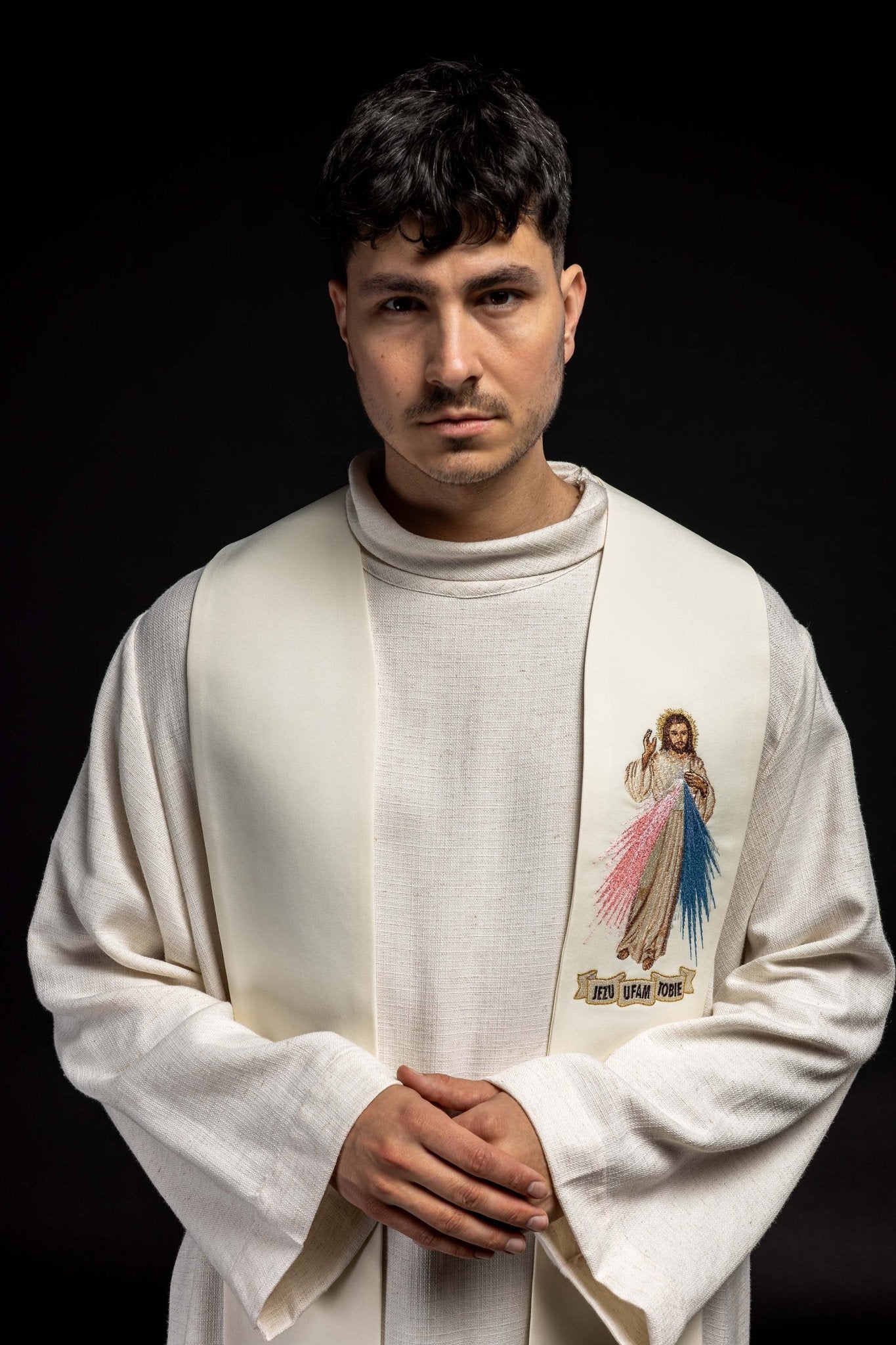 Étole sacerdotale Jésus miséricordieux, Jésus j'ai confiance en toi écru KST/071/05/01 ECRU - CHASUBLES.FR