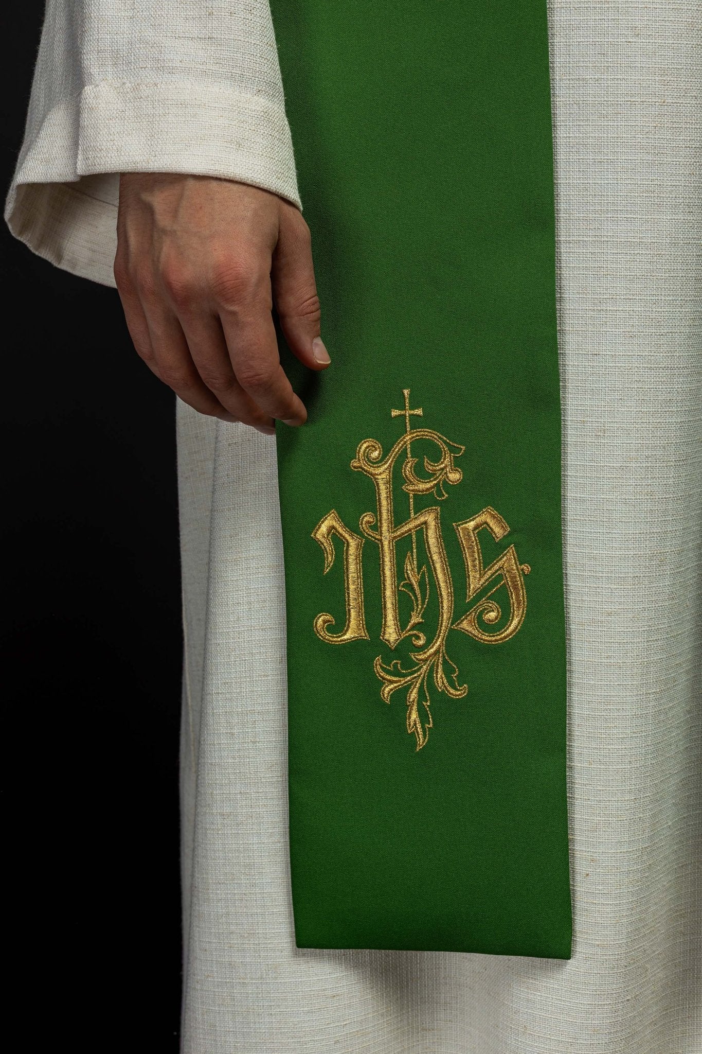 Étole verte avec broderie IHS KST/053/01/12 ZIELONY - CHASUBLES.FR