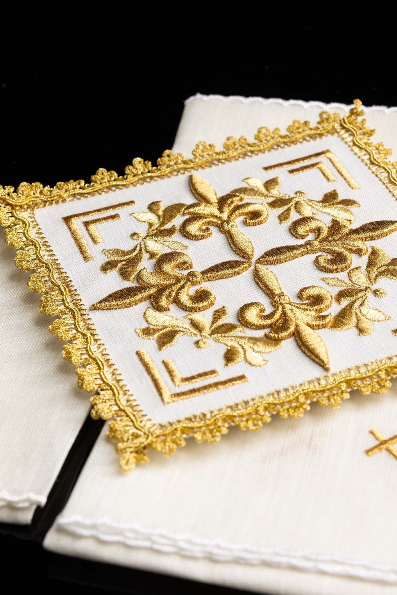 Linge d'autel avec le motif de la croix HA/5013 - CHASUBLES.FR