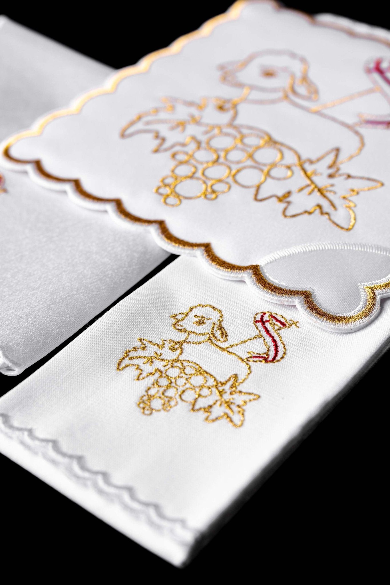 Linge d'autel brodé avec le motif de l'Agneau de Dieu KK/127 - CHASUBLES.FR
