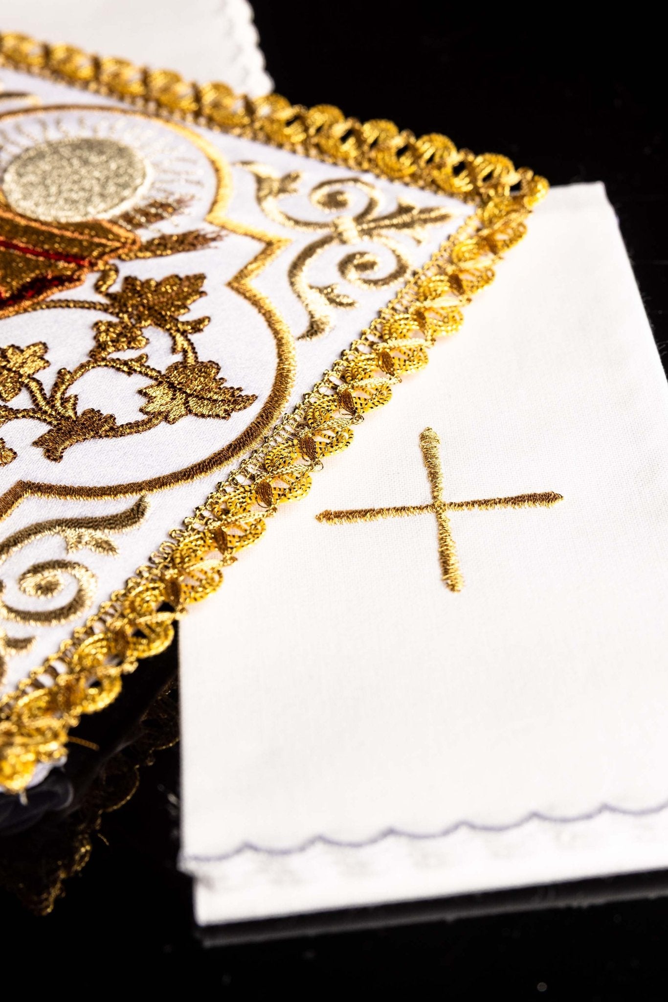 Linge d’autel brodé avec le symbole du Calice Eucharistique KK/5013 - CHASUBLES.FR