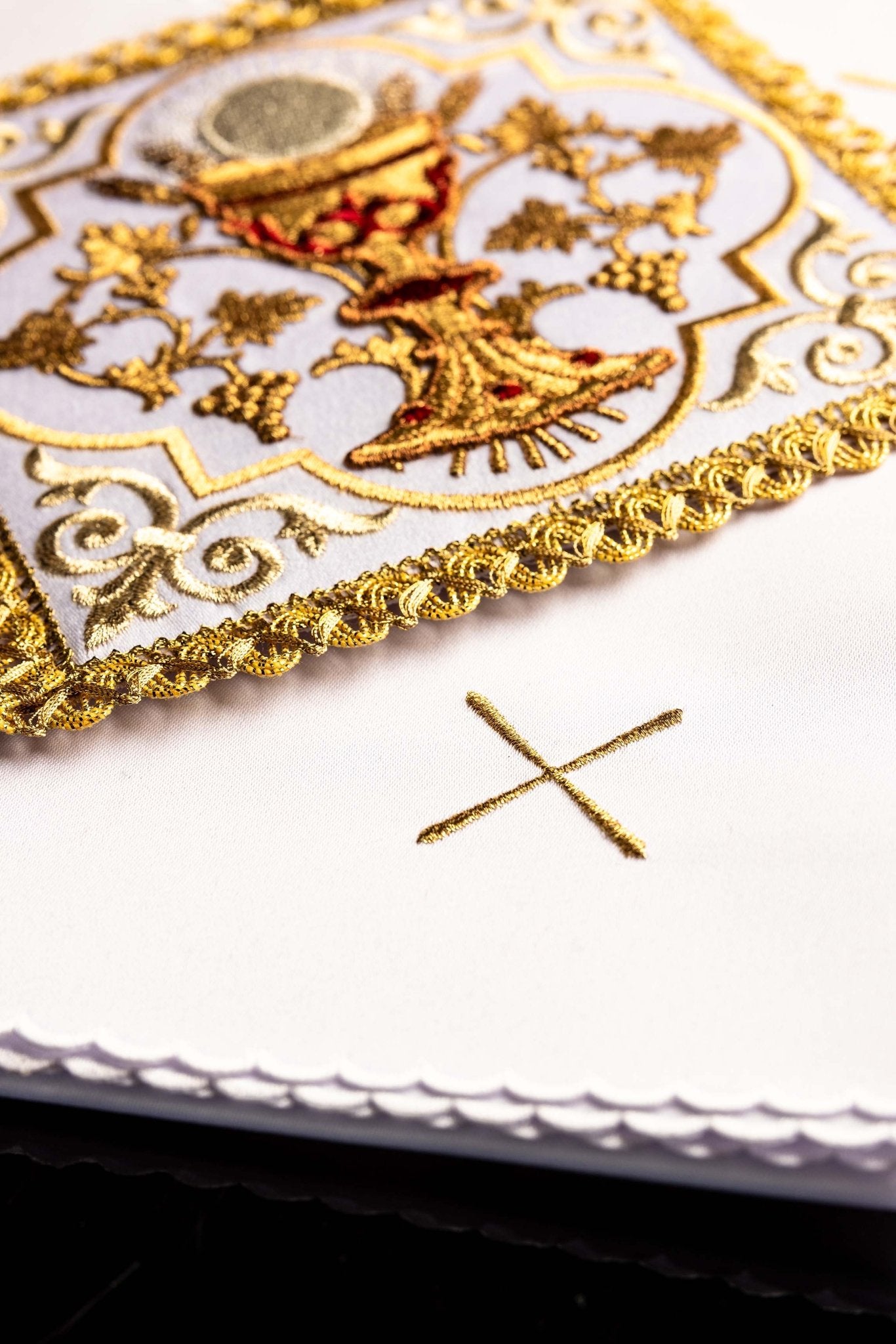 Linge d’autel brodé avec le symbole du Calice Eucharistique KK/5013 - CHASUBLES.FR