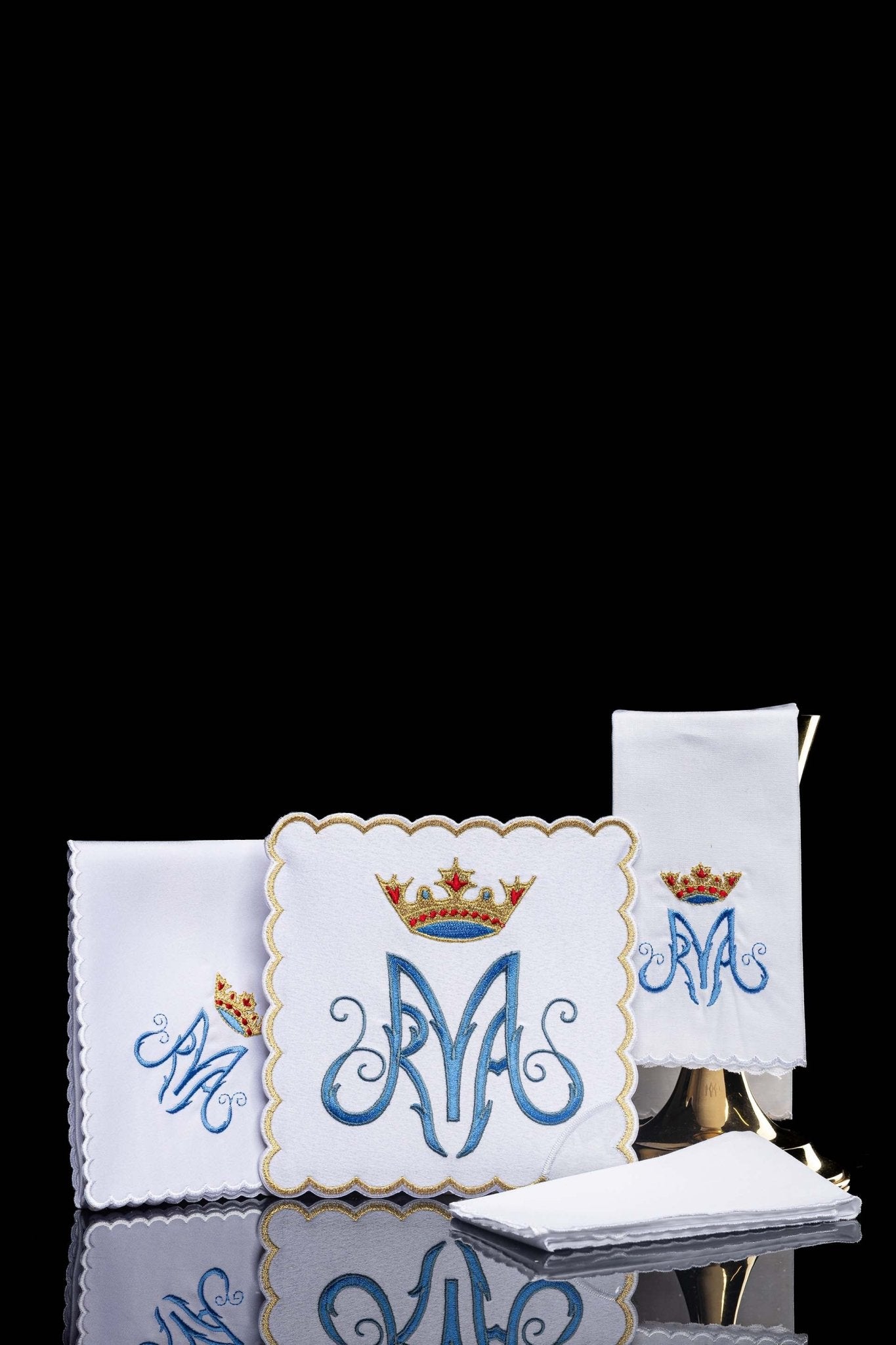 Linge d'autel brodé avec un motif marial coloré KK/003/C1 - CHASUBLES.FR